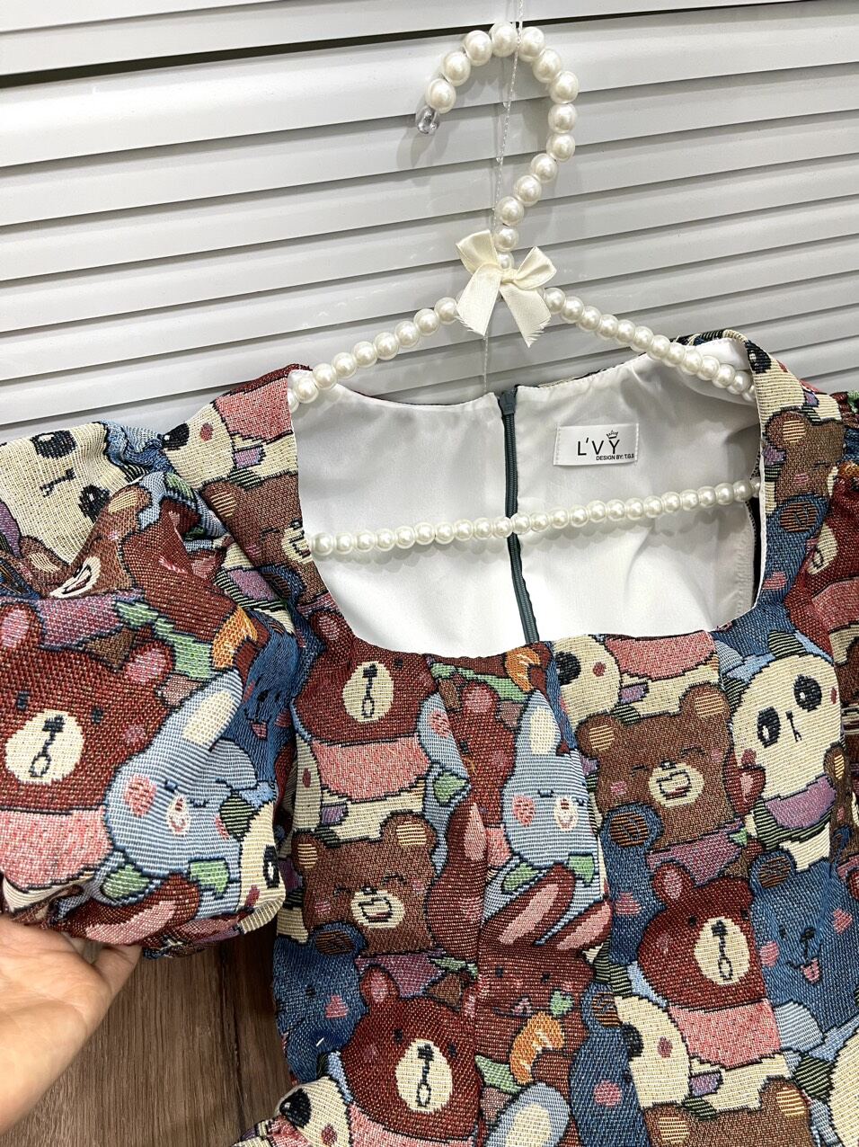 Đầm đi tiệc xòe hoa văn Gấu dễ thương (hàng shop tự chụp)