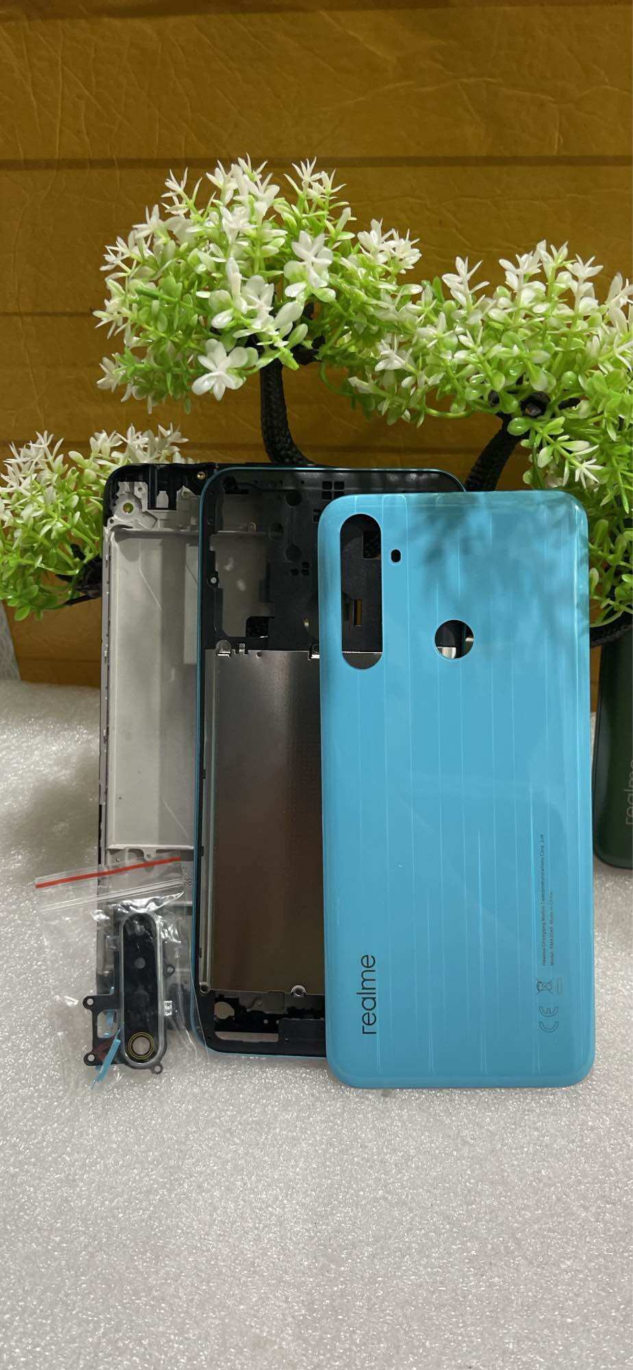Vỏ thay thế realme 6i full bộ có luôn khay sim với kính camera sau hàng chuẩn giá tốt