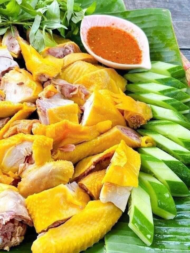 1 con GÀ ủ muối hoa tiêu (2khay, ăn liền)