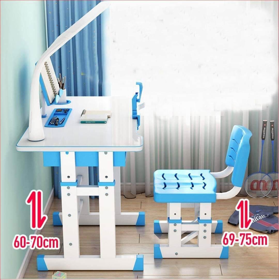 BÀN HỌC SINH CHỐNG CẬN CHỐNG GÙ