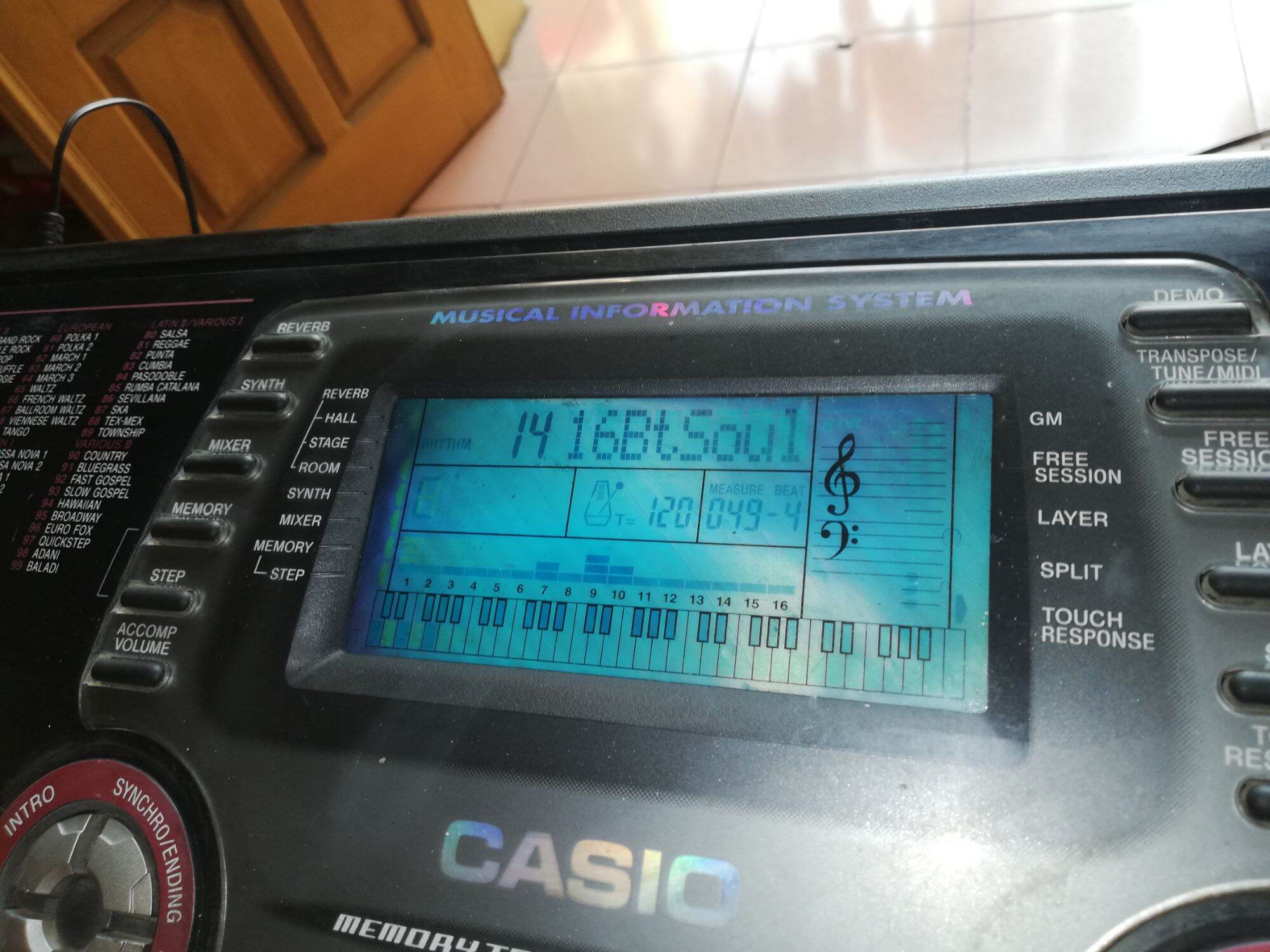 đàn organ Casio CTK 631