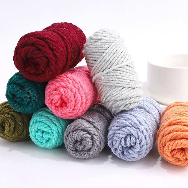 Bộ 10 cuộn len và 3 cây kim móc