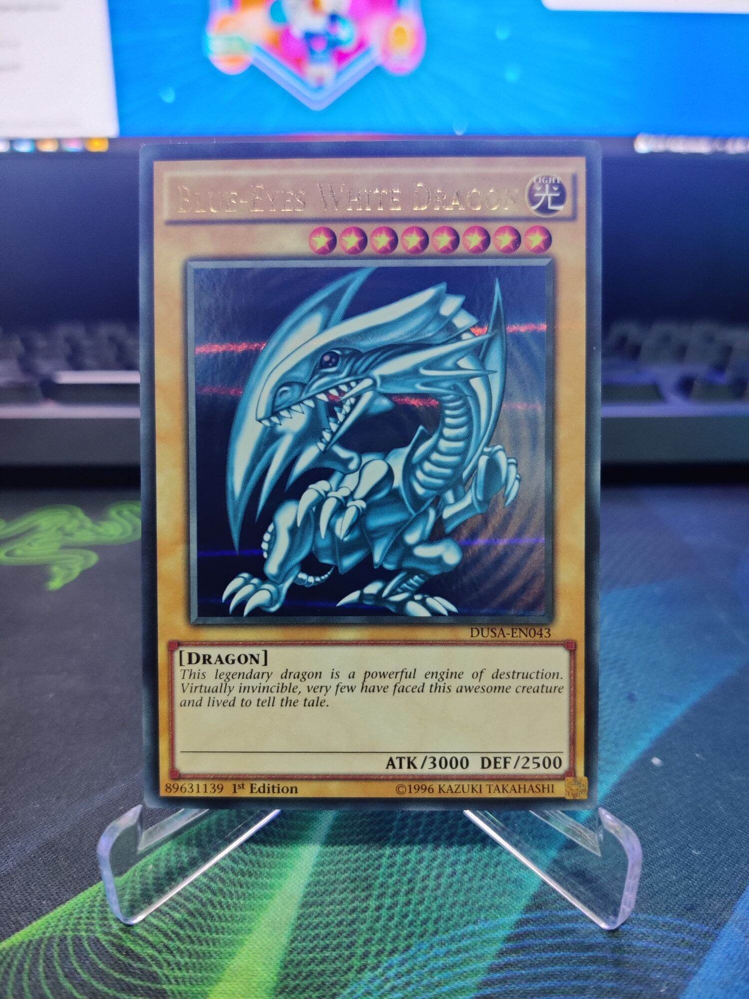 Thẻ bài yugioh blue-eyes white dragon dusa-en043 ultra rare