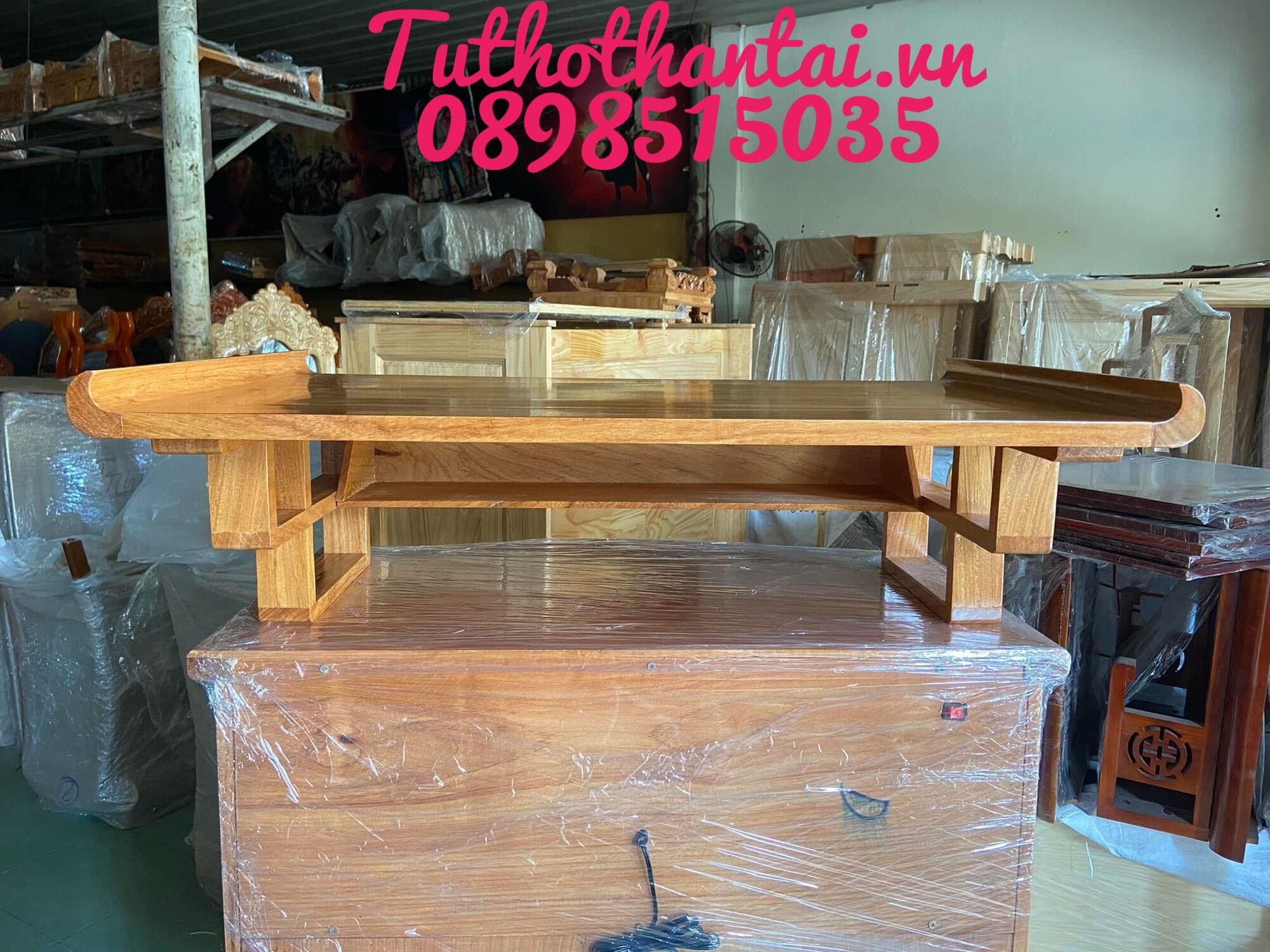 Bàn thờ treo tường gỗ gõ đỏ mẫu hiện đại ngang 61cm x sâu 48cm x cao 25cm