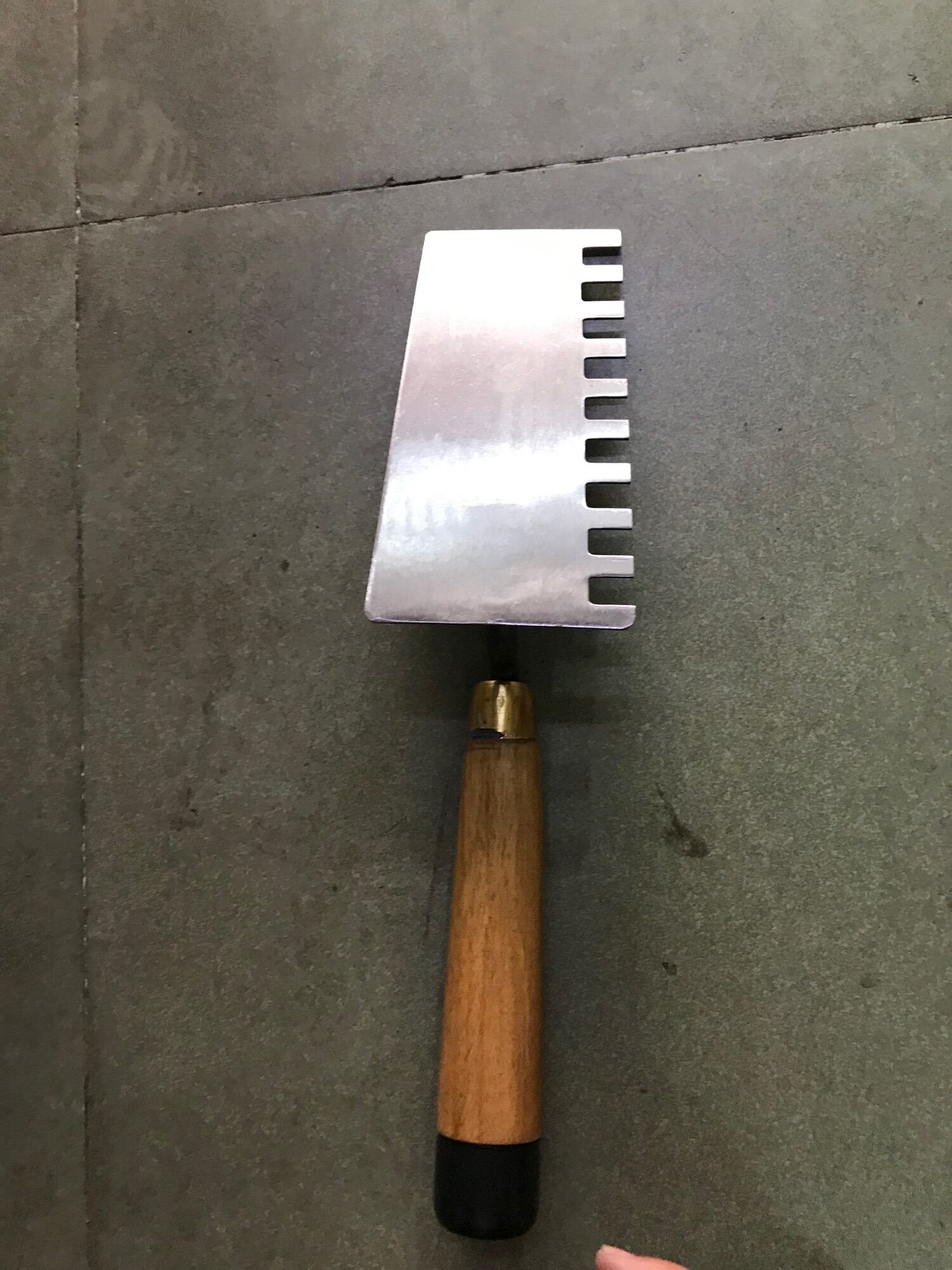 Bay răng cưa tay trái Bình Chánh