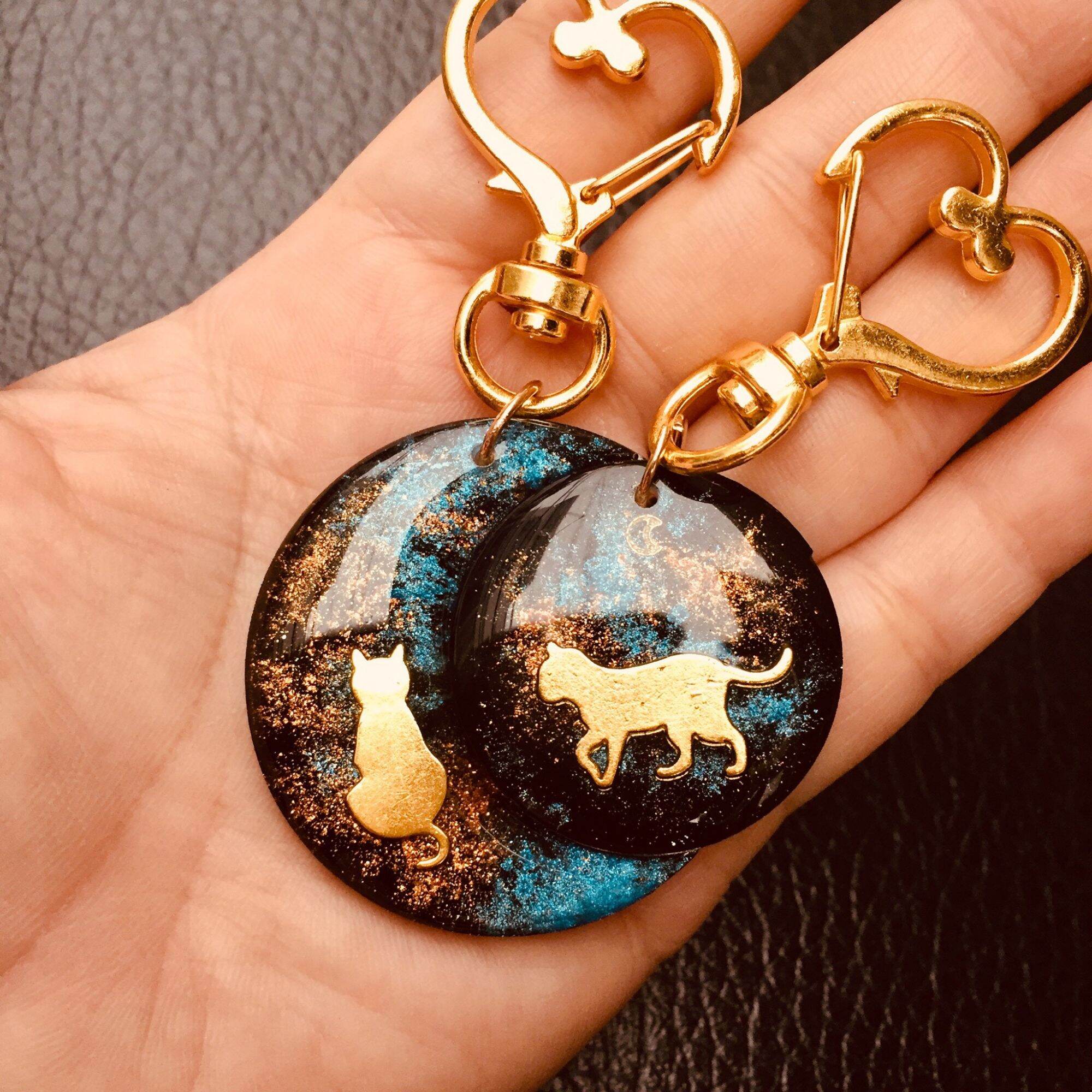 Móc khóa cặp đôi Mèo may mắn(thêm tên, ngày kỉ niệm theo yêu cầu) key chain handmade Lilande