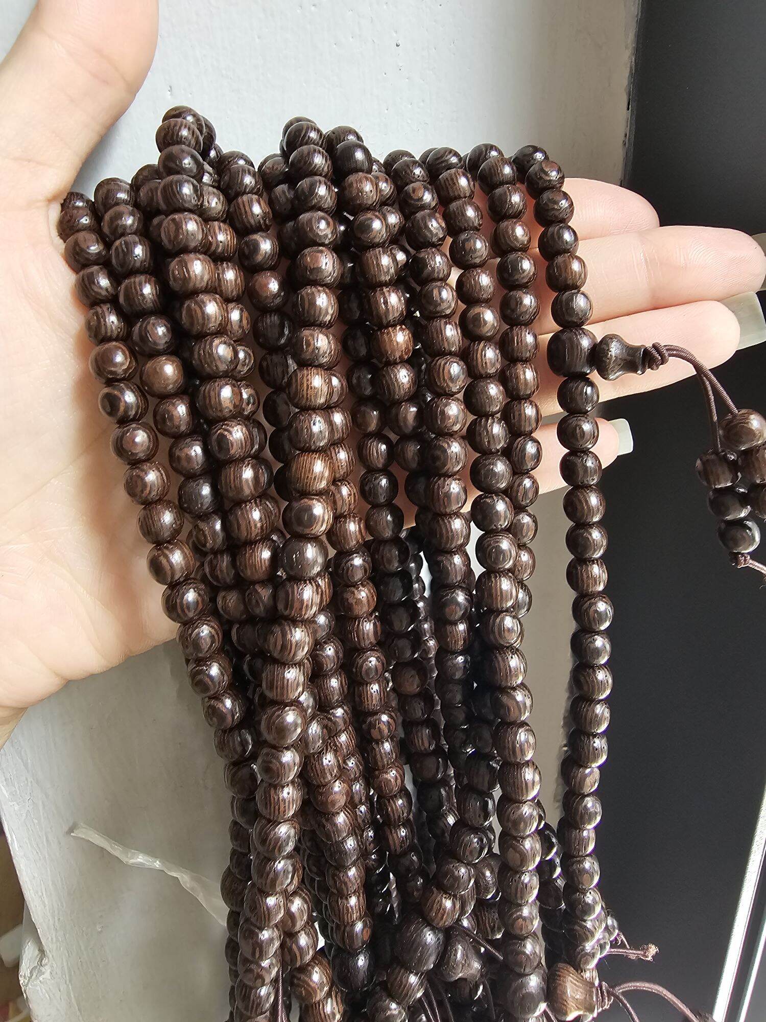 Vòng Tay Gỗ Mun 108 hạt kiểu quấn tay