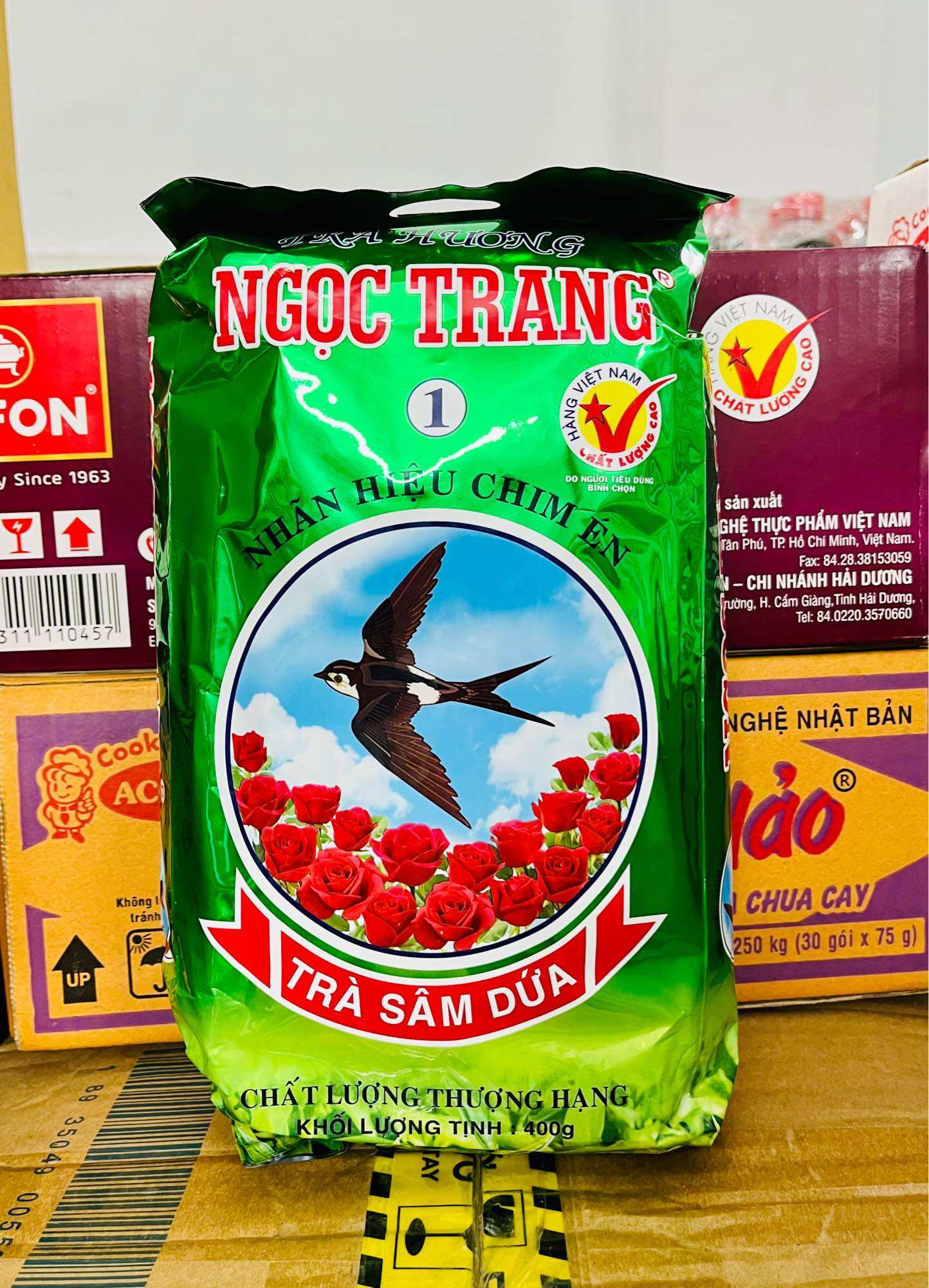 Lốc Trà Ngọc Trang vàng B’lao/Trà sâm dứa nhãn hiệu Chim én gói (6 gói x 70g)/(1 gói x 400g)