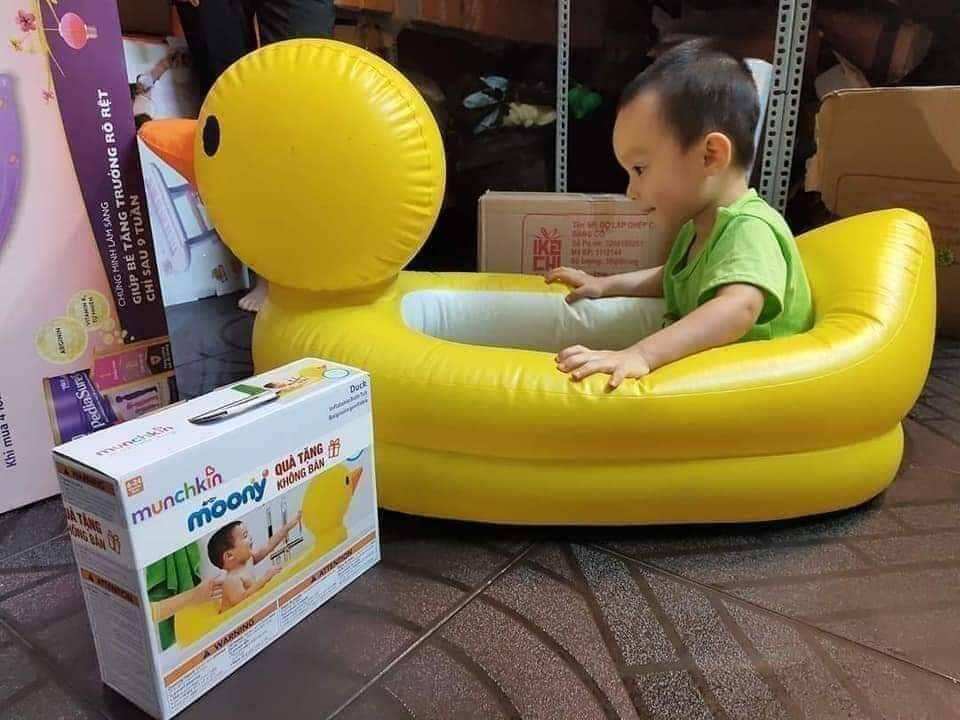 Chậu tắm phao vịt Munchkin