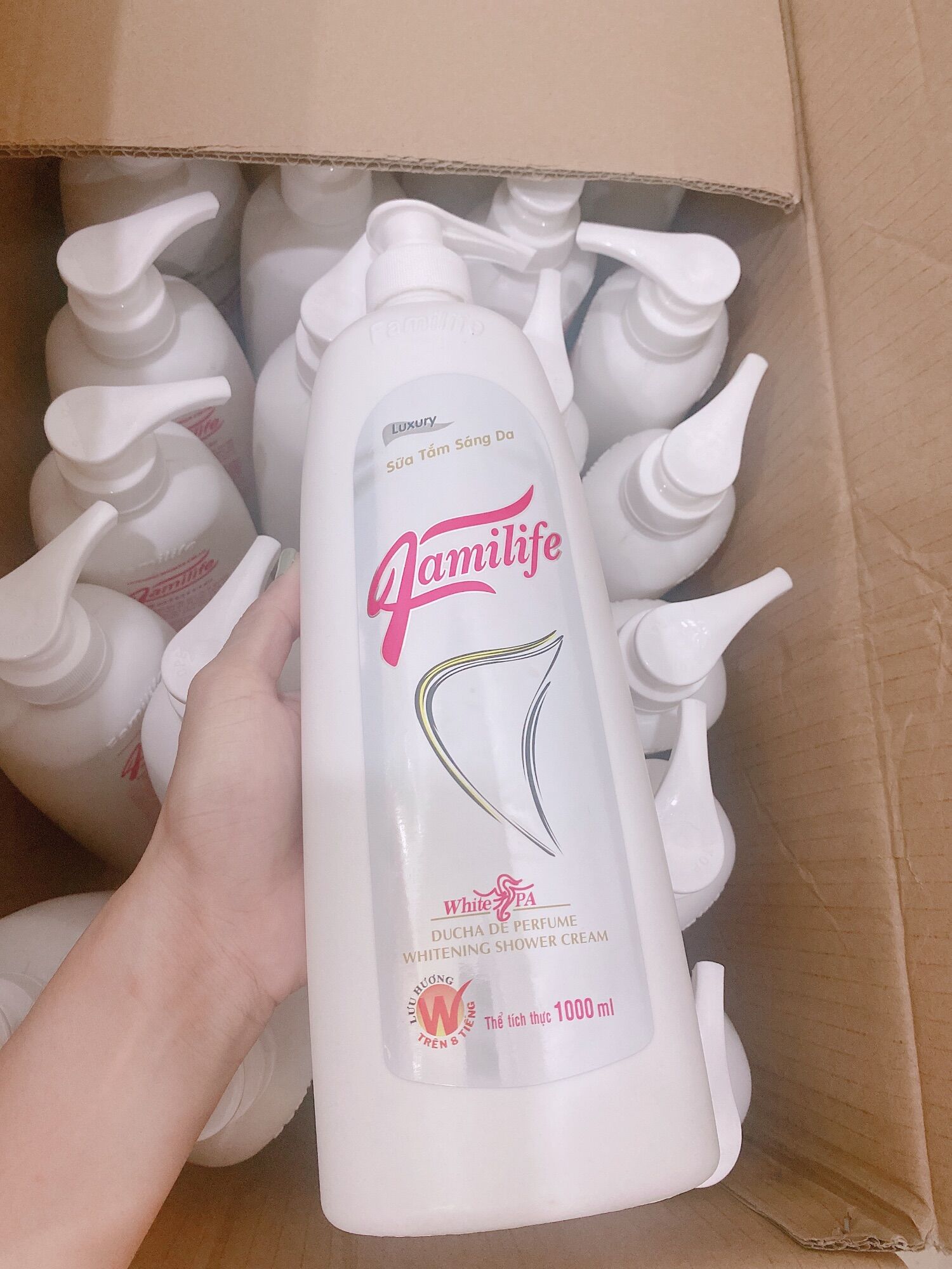 Sữa tắm cá ngựa familife 1000ml