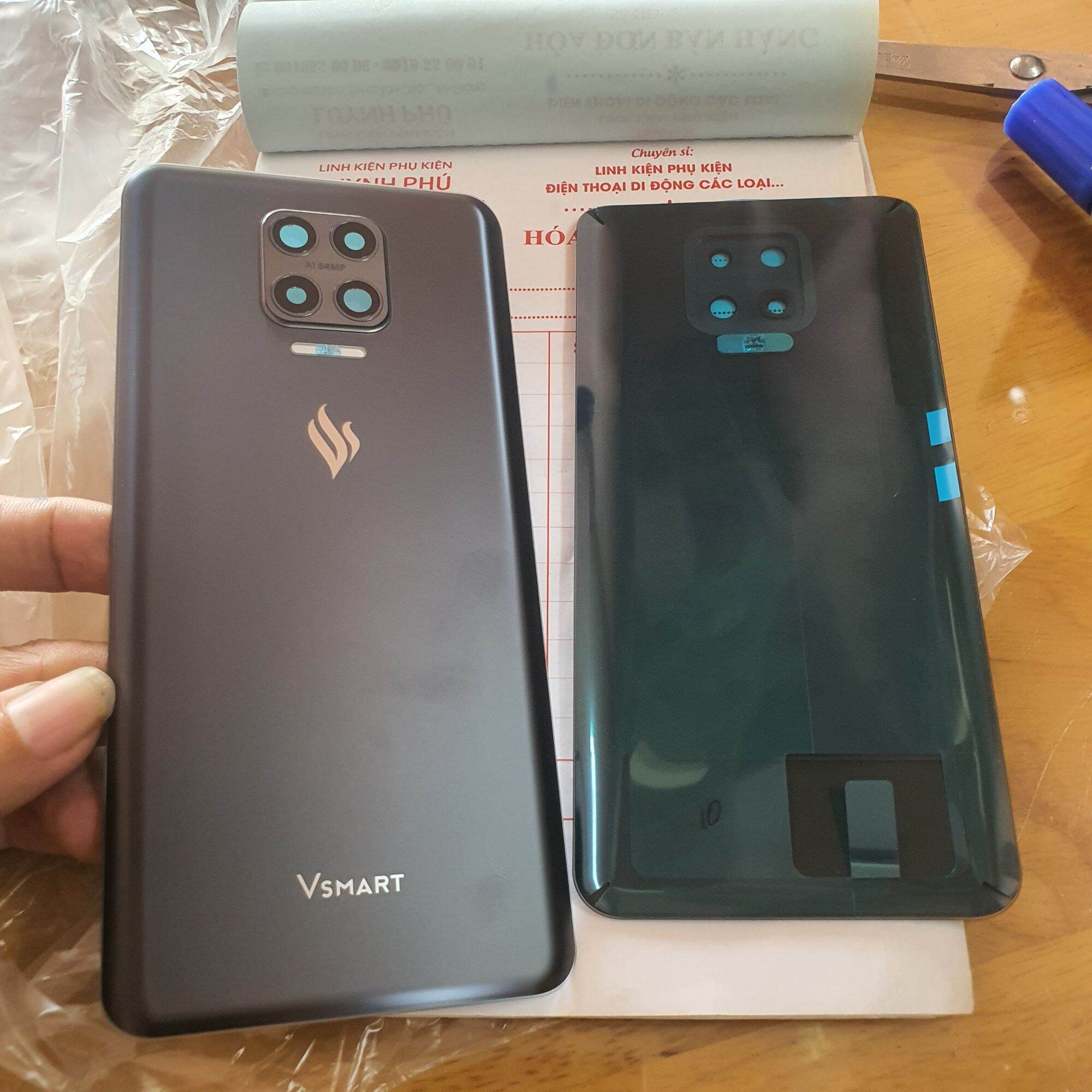 Nắp lưng vsmart aris aris pro có kính camera(ảnh thực tế)