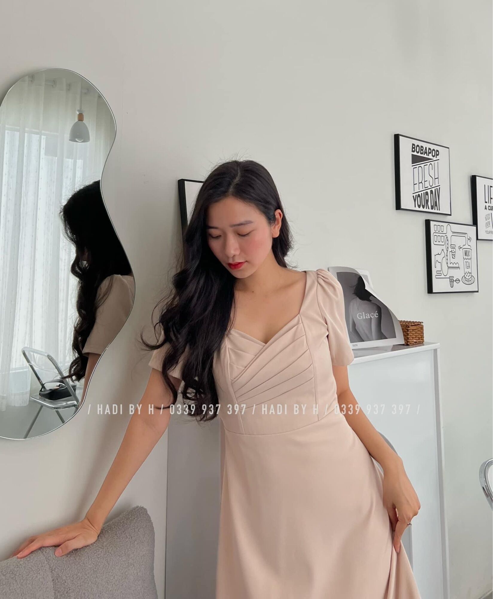Váy cổ xếp dáng middi màu sáng - Khả