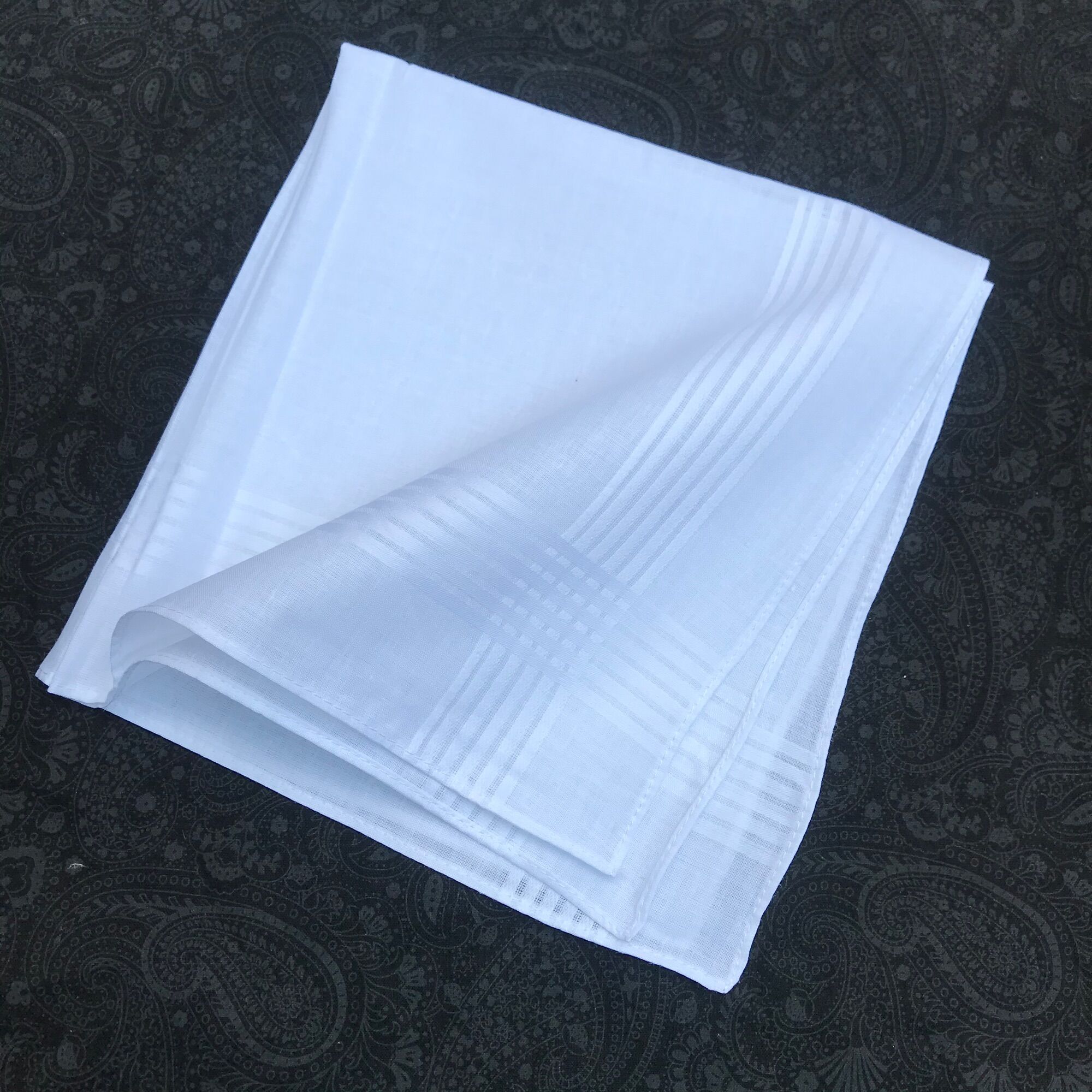 Khăn trắng - khăn mùi xoa trắng - khăn lễ phục - khăn 1 màu kích thước 40 cm