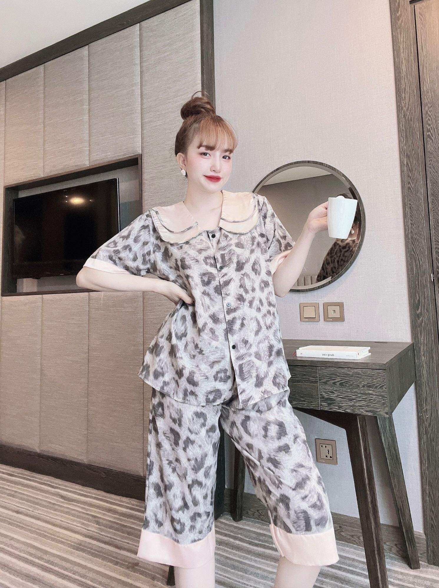 Đồ Bộ Lửng Bộ Ngủ Pijama Bigsize (40-85kg) Lụa Nhật Cổ Sen  Hai Lá
