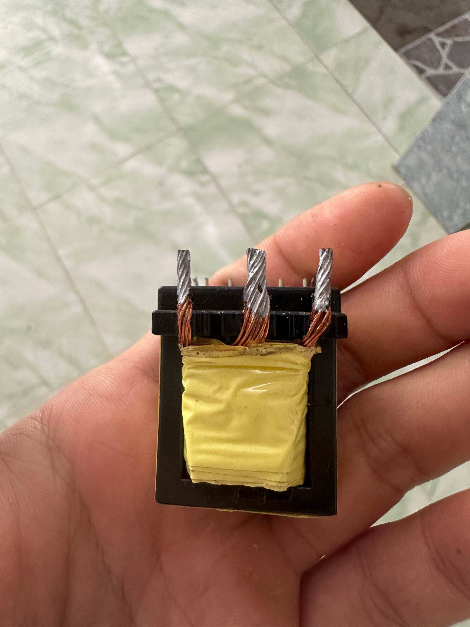 biến áp e28