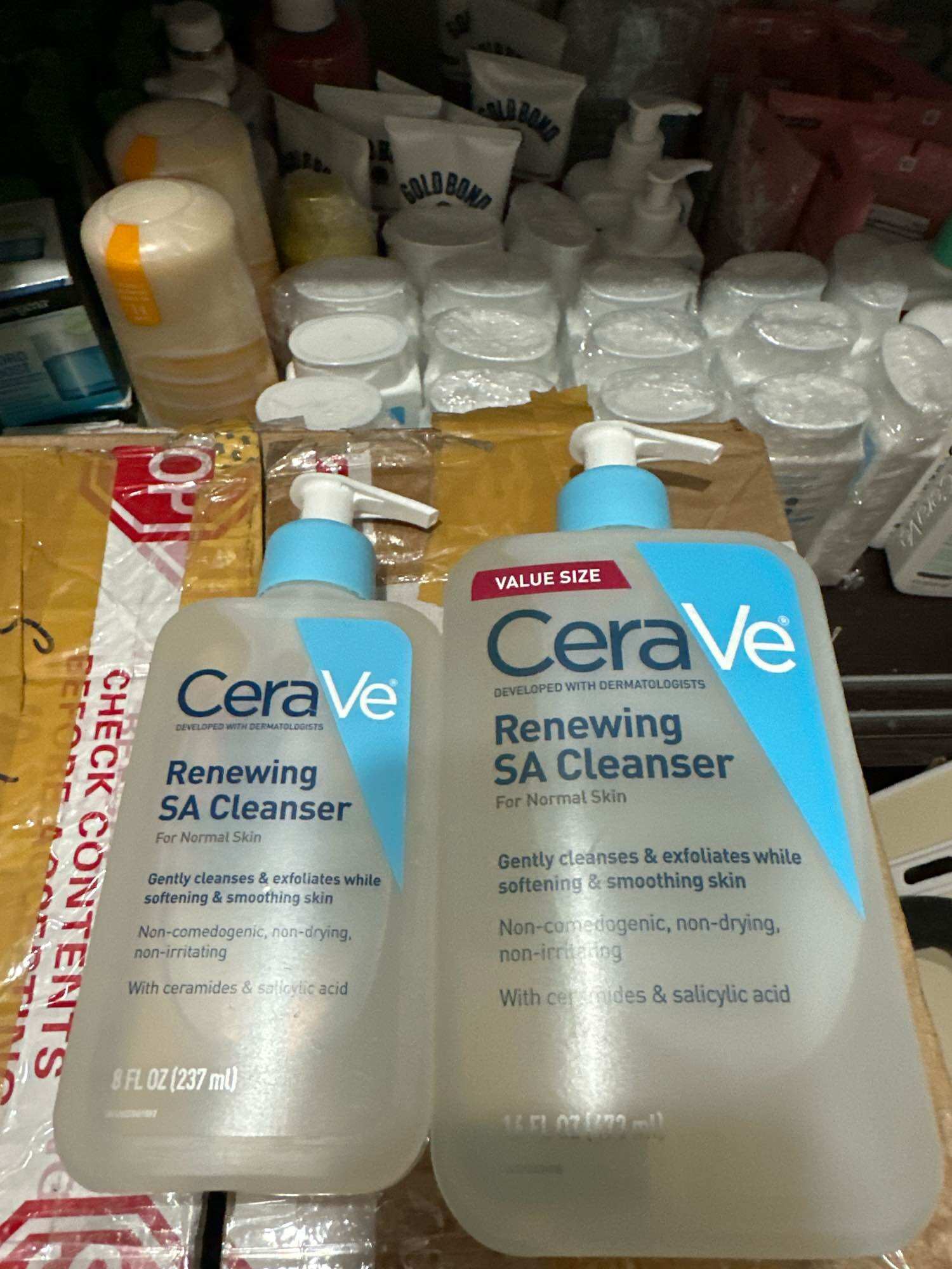 Sữa rửa mặt CeraVe Renewing SA Cleanser