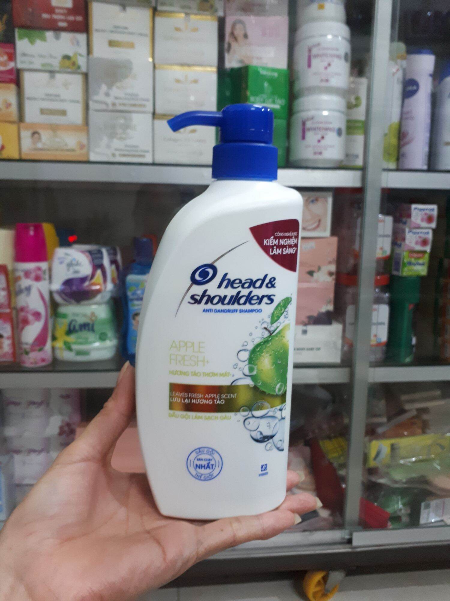 Dầu gội sạch gàu head & shoulders 650g hương táo_ sạch gàu,lưu hương thơm mát!