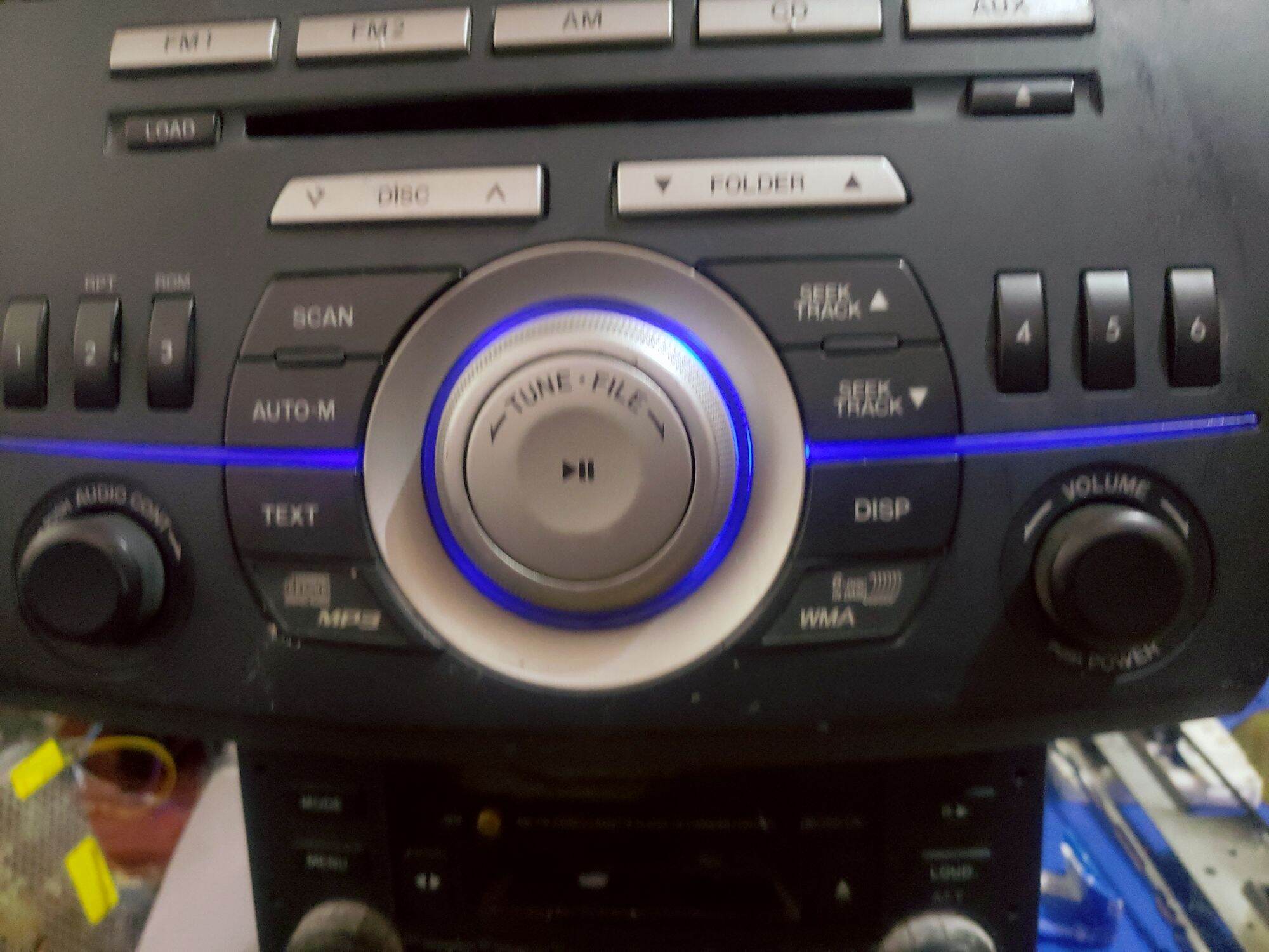 Đầu CD 6 disk Aux của xe mazda