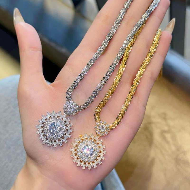 Dây chuyền xoắn hoa mai 3 ly chạm sáng kèm mặt đầu xoàn hoa tia Kami trang sức sỉ