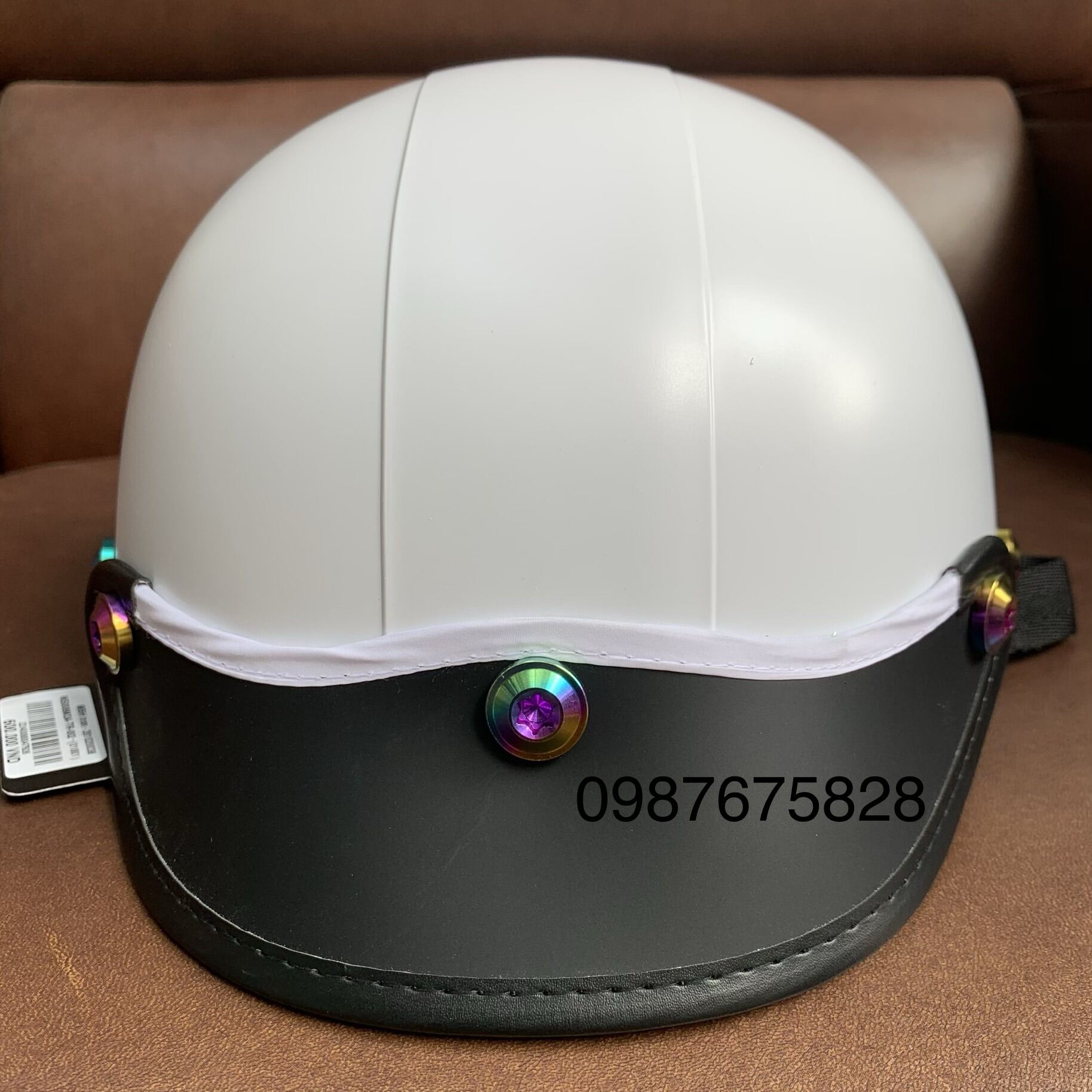 Nón sơn gắn 3 ốc titan gr5 { Chuẩn xịn }