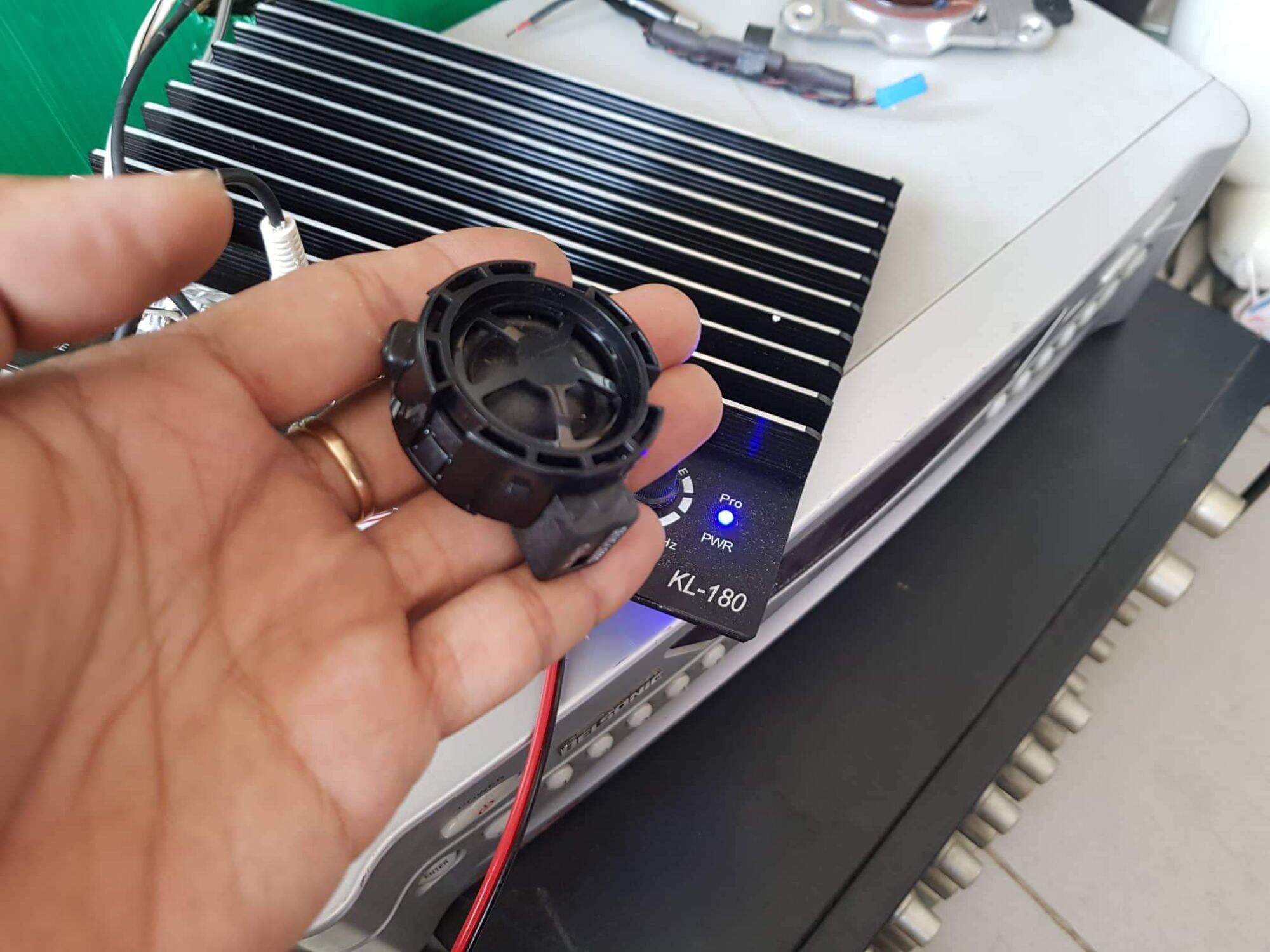 loa treb tháo xe KIA còn đẹp hát tốt ( giá 1 cái )