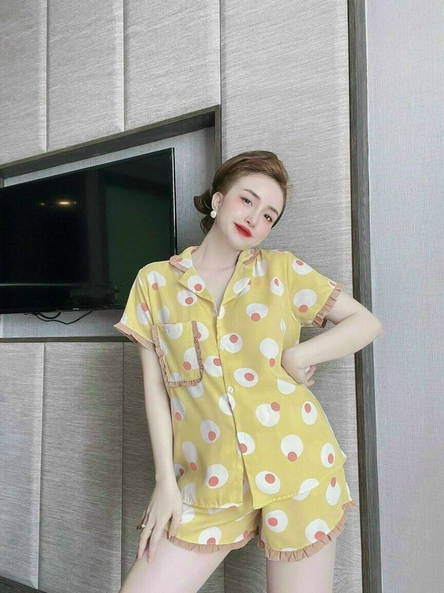 Bộ đùi mặc nhà siêu xinh.chất liệu lụa mango loại 1.không nhăn,không nhào,mặc mát,thoải mái.bộ mặc nhà đẹp,xinh ###free size từ 55kg trở lại vừa. Bộ mặc nha###bộ đẹp ###bo mango ###bộ siêu xinh ###bộ đẹp Hastore ### mặc nhà đẹp ###bộ lụa mango ###đồ bộ #
