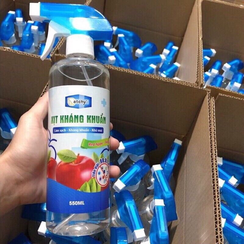 Xịt kháng khuẩn táo đỏ catchy 550ml