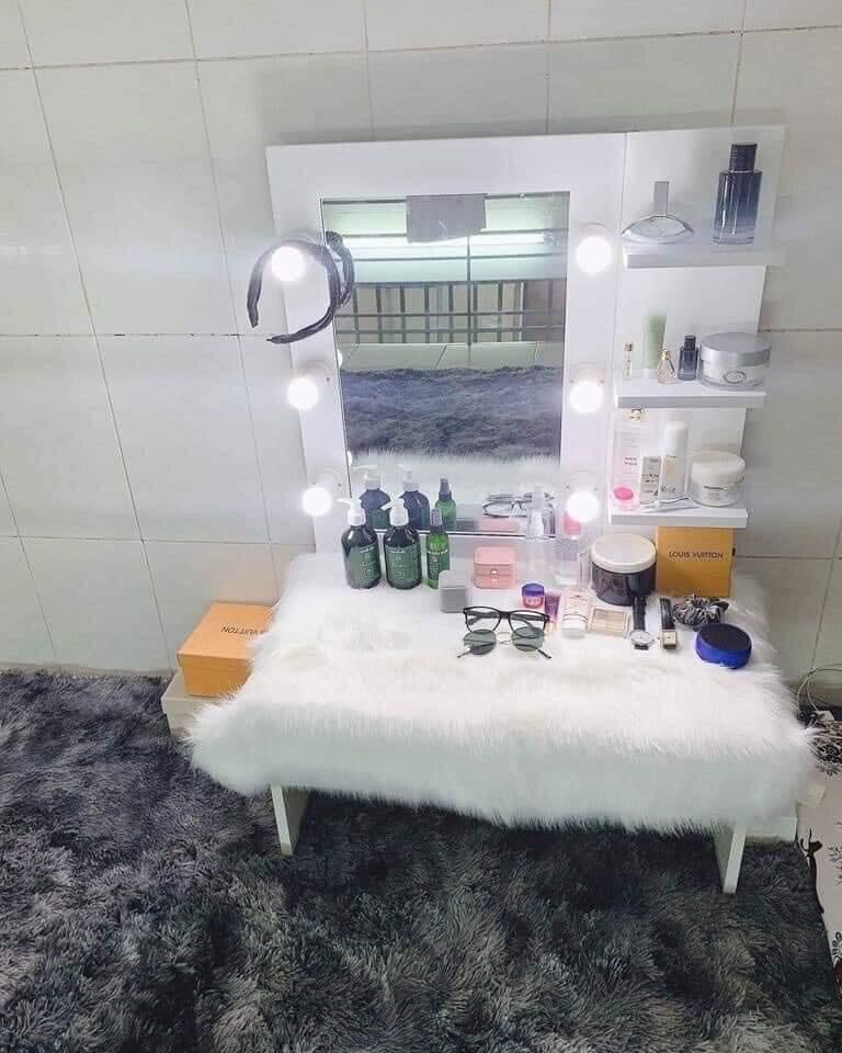 [HCM]Bàn trang điểm bệt