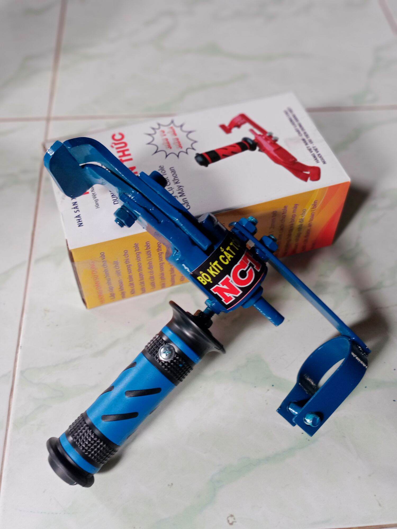 Dụng cụ cắt tole Nguyễn thức
