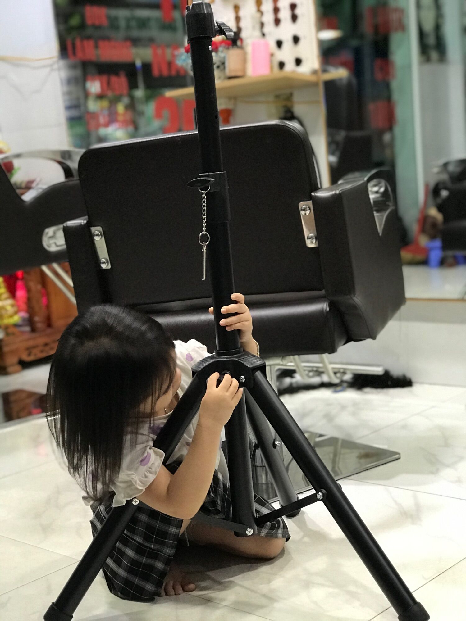 Chân canh dùng để gắn đầu manocanh