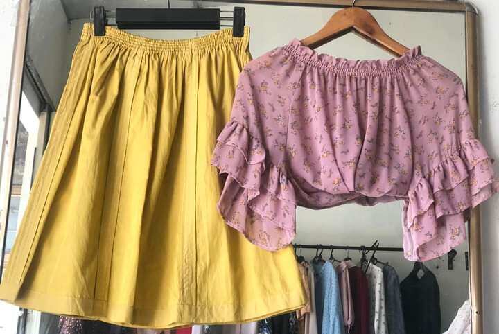 Sét áo chân váy ngẫu nhiên