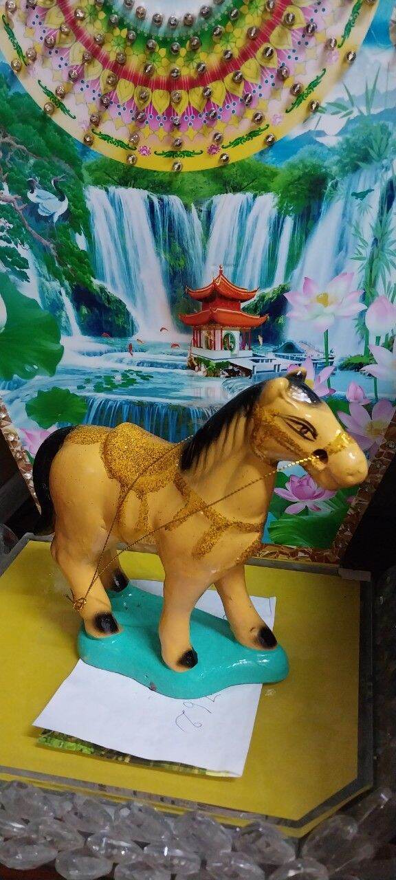 Tượng ngựa thạch cao