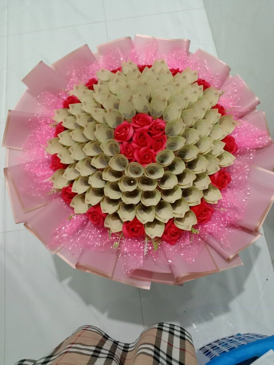 bó hoa năm chục tờ mươi ngàn