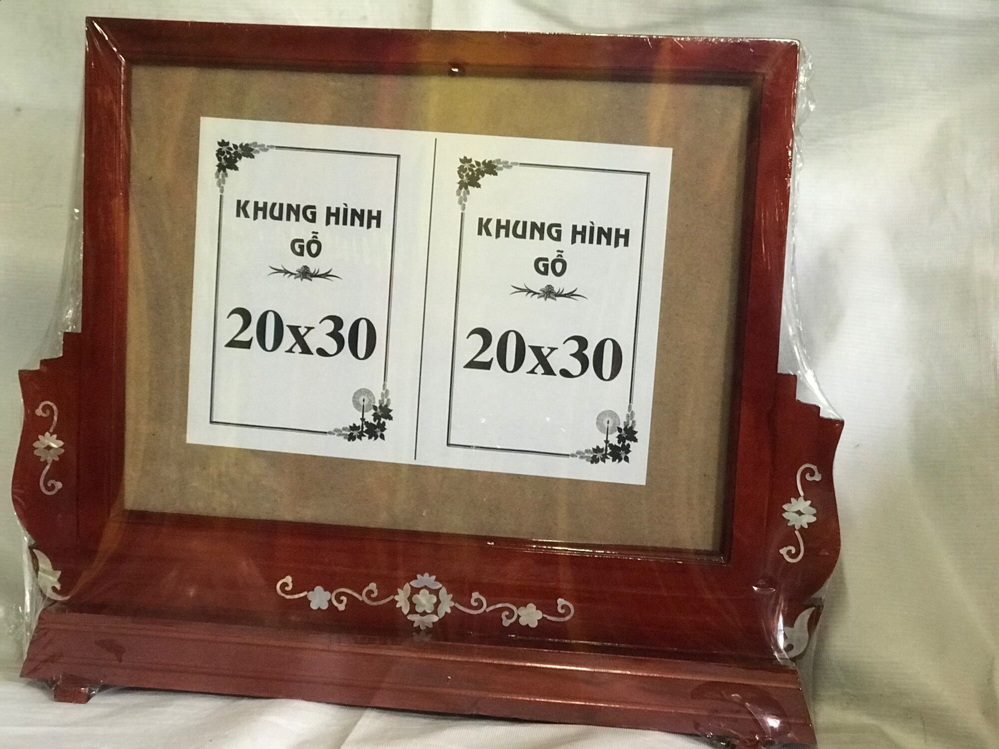 Khung hình thờ gỗ đôi