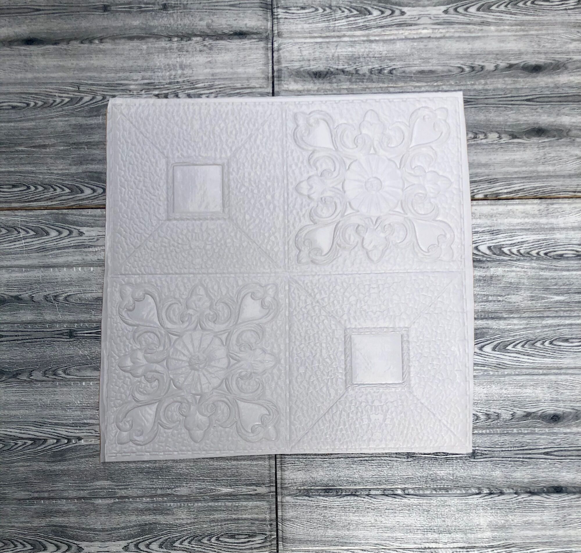 Xốp dán tường Hoa Văn Tim 35x35cm