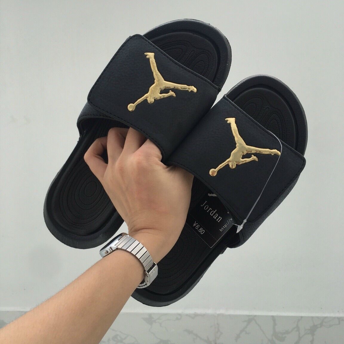 Dép Jordan Nam Logo vàng đồng