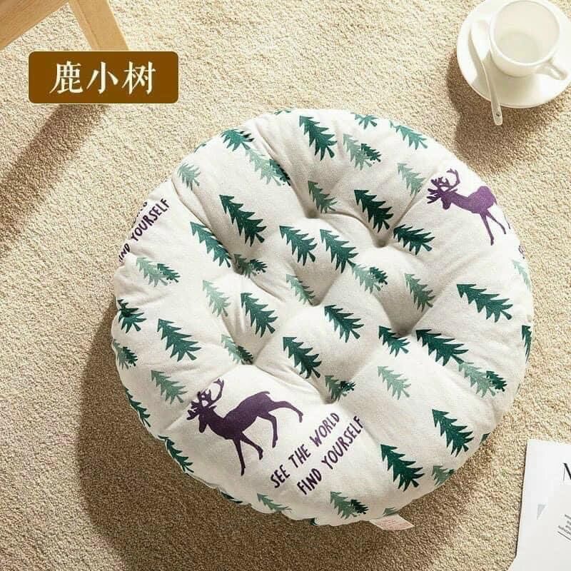 Đệm tròn ngồi trang trí kiểu nhật:👉Kích thước :40*40.  Sp được may từ chất liệu Cavas kết hợp với lớp bông gòn bên trong rất mềm mại khi sd✋Lớp bông không quá dày giúp việc vệ sinh sản phẩm dễ dàng