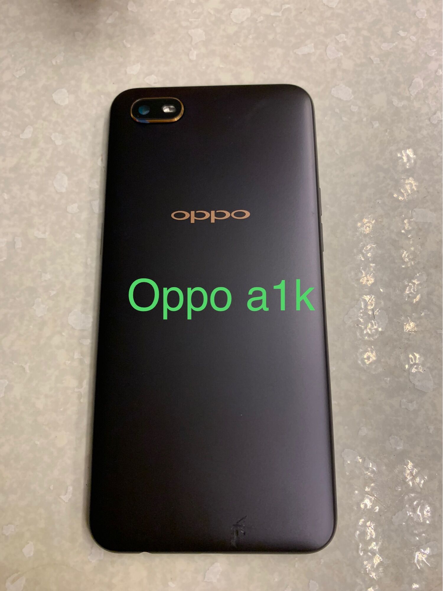 Nắp lưng oppo A1k ( gồm lưng,kính cam,nút bấn)