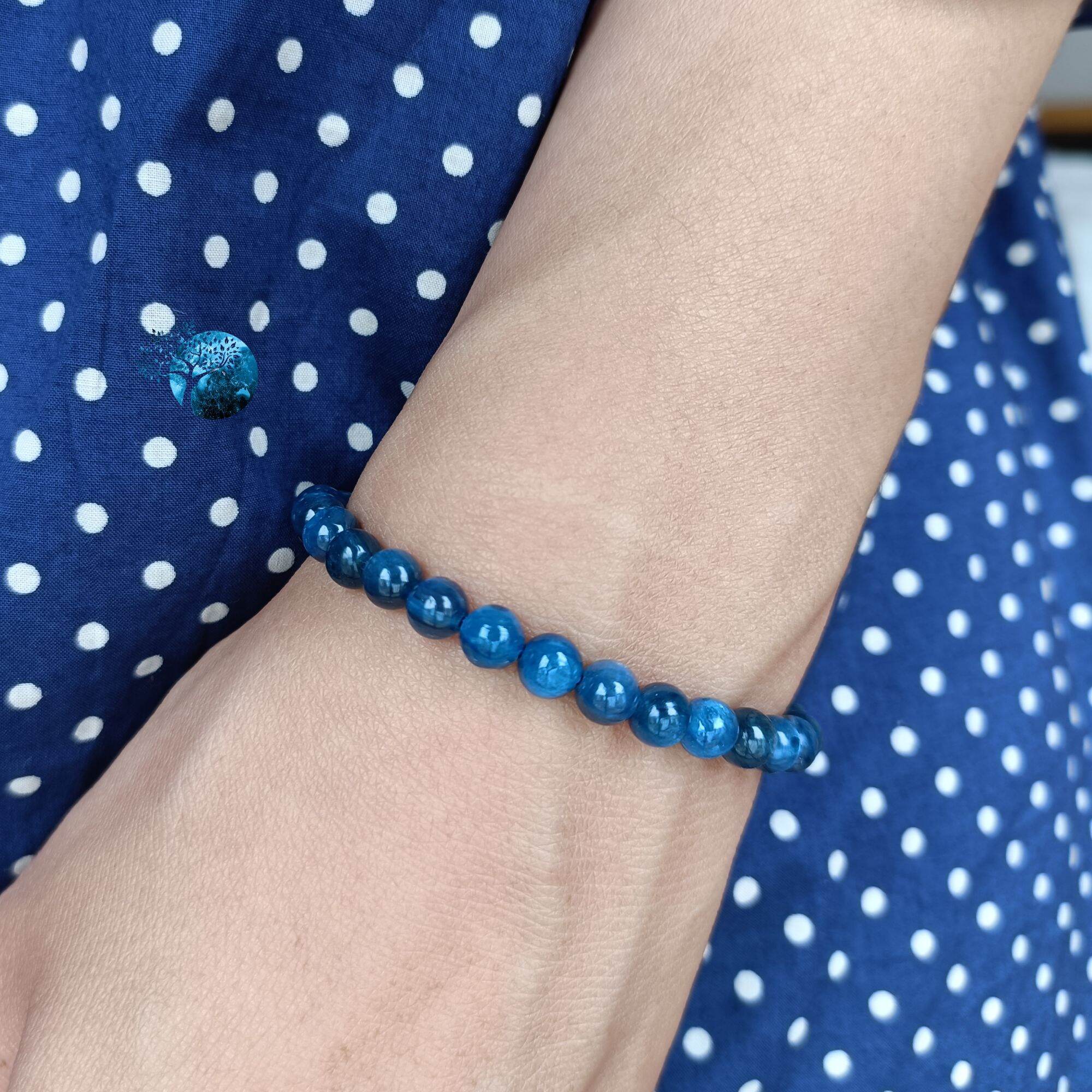 Vòng tay đá kyanite 4.5mm