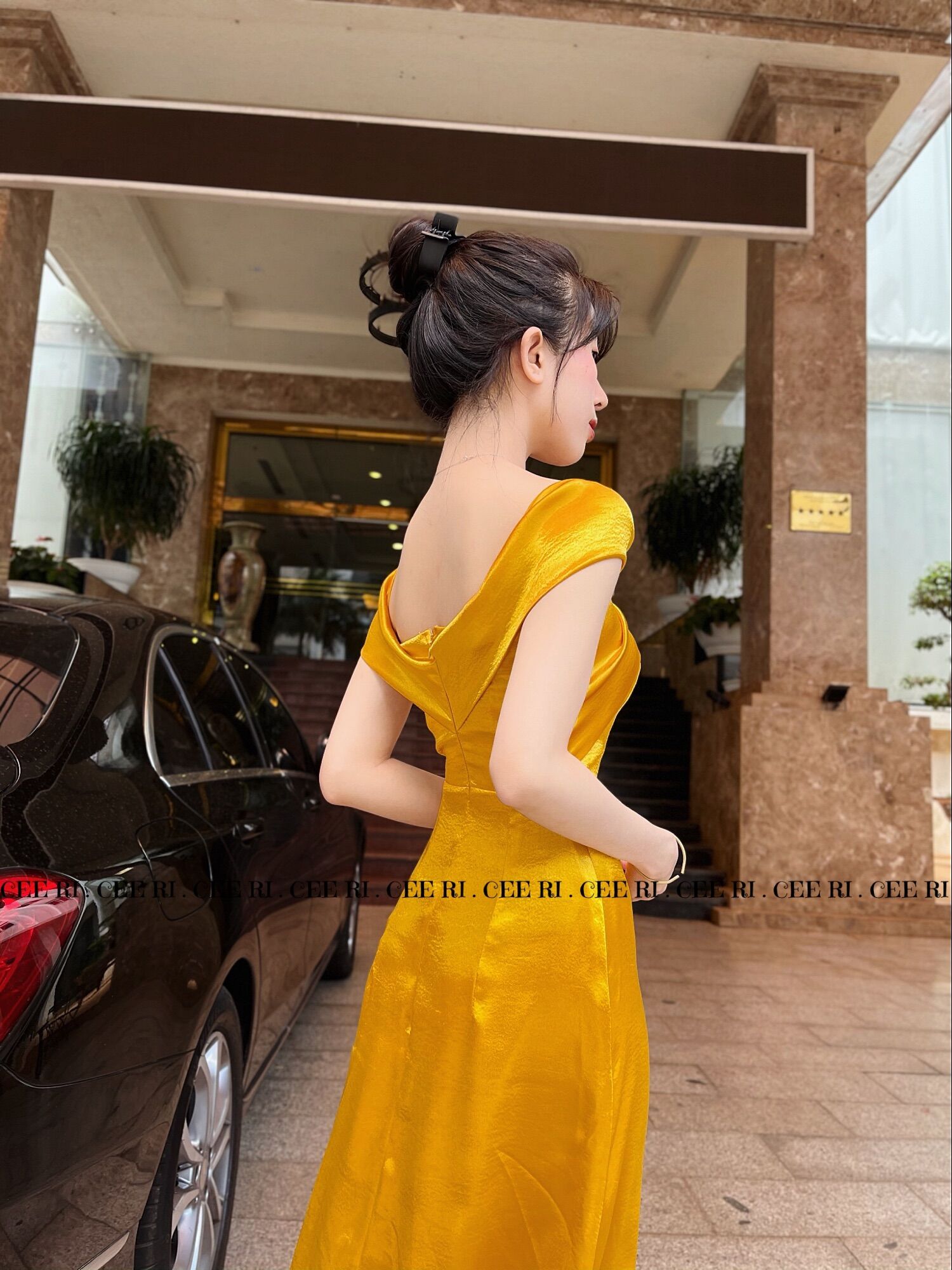 ẢNH THẬT ĐỘC QUYỀN SHOP CEERI- Mẫu lụa nữ hoàng nơ vàng