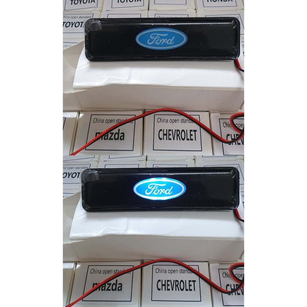 Logo đèn led kẹp mặt ca lăng xe hơi độc đáo lạ mắt