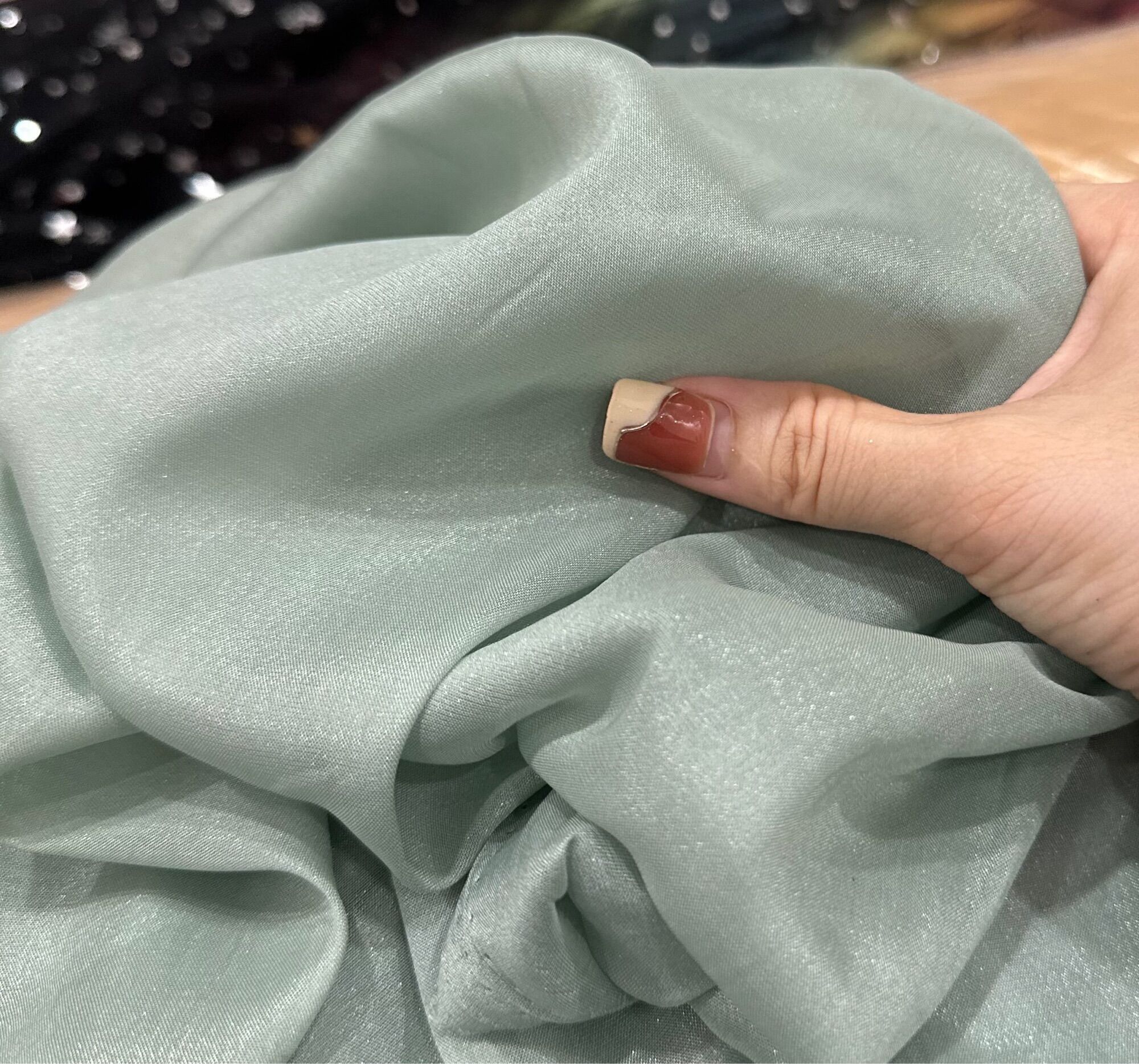Vải lụa TẰM ÁNH KIM ( Voan tơ tằm ánh kim) dòng vải rũ may đầm váy thiết kế