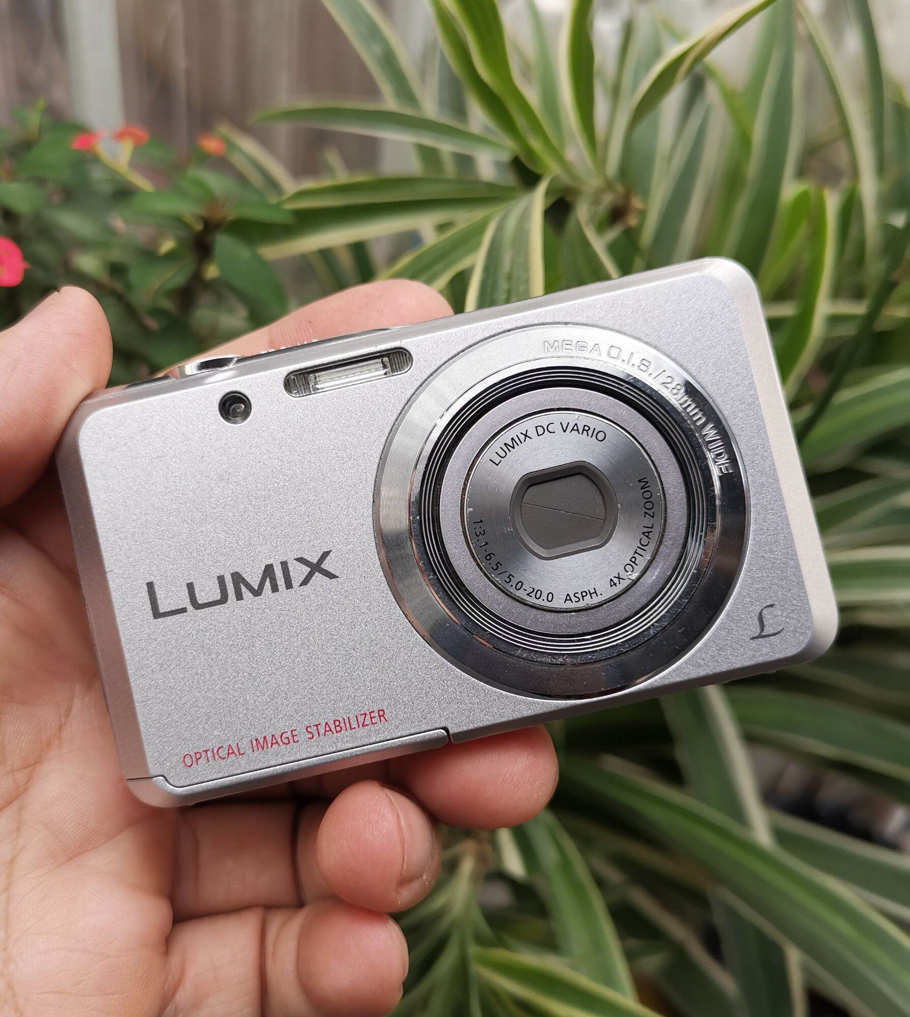 Máy ảnh Panasonic Lumix FH4 chụp nét đẹp
Máy có các mode chụp làm đẹp chân dung, phong cảnh....