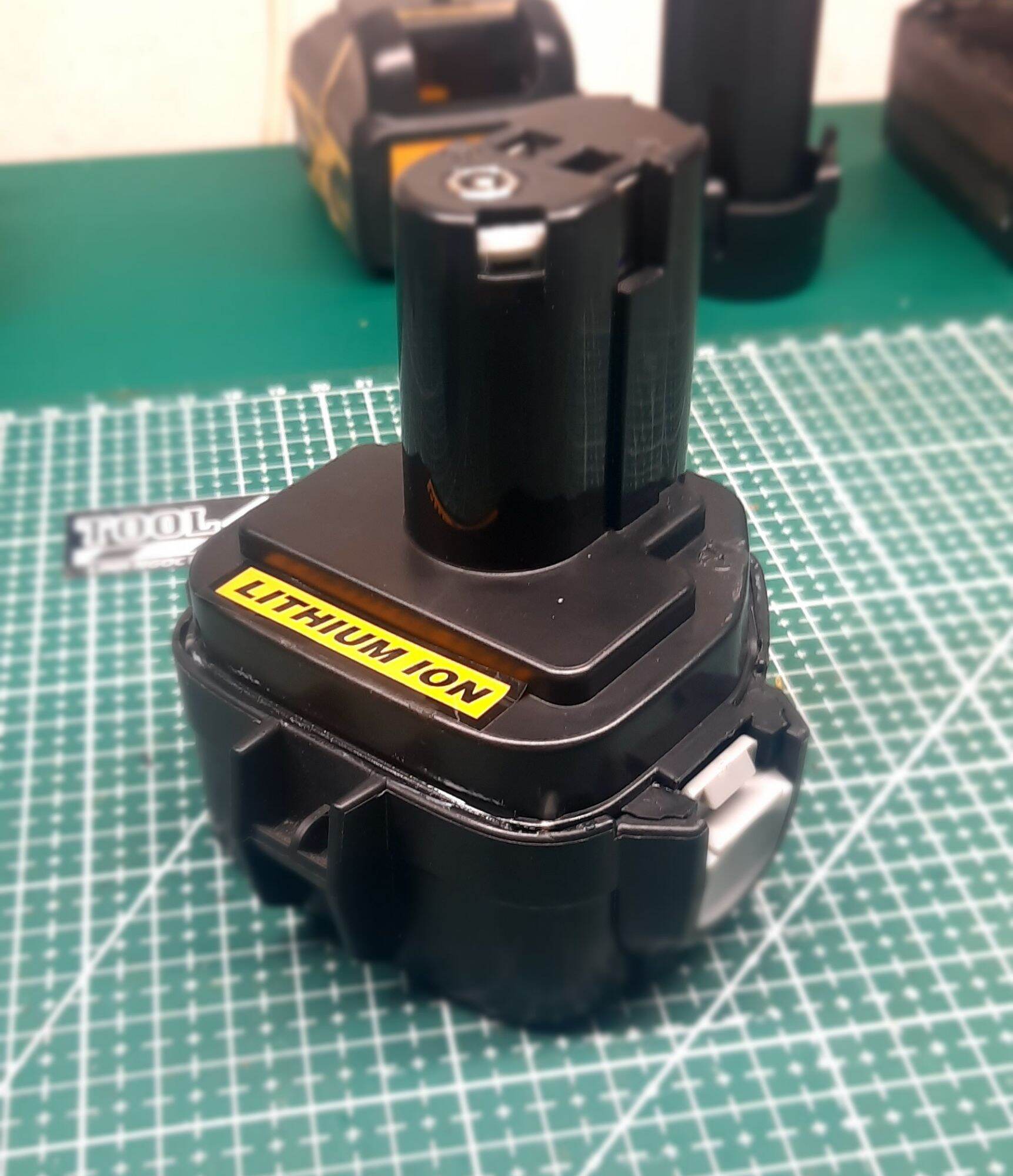 Pin makita 12v-4ah