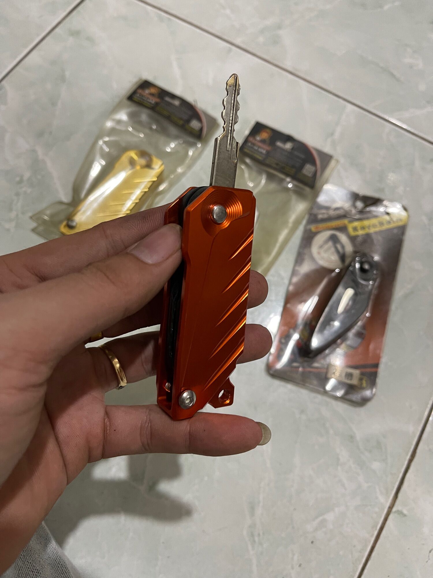 CHÌA KHOÁ BÂM BAO CHÌA CNC CHO XE