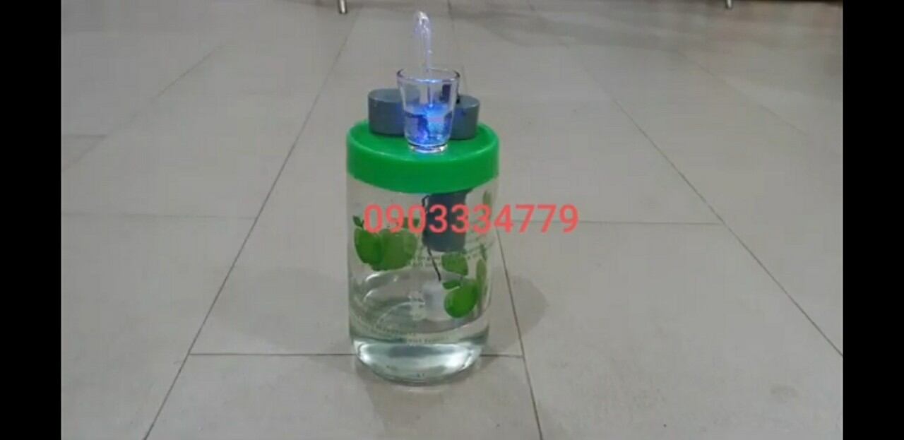 Bình rót ruou tự động thủy tinh 2 lít