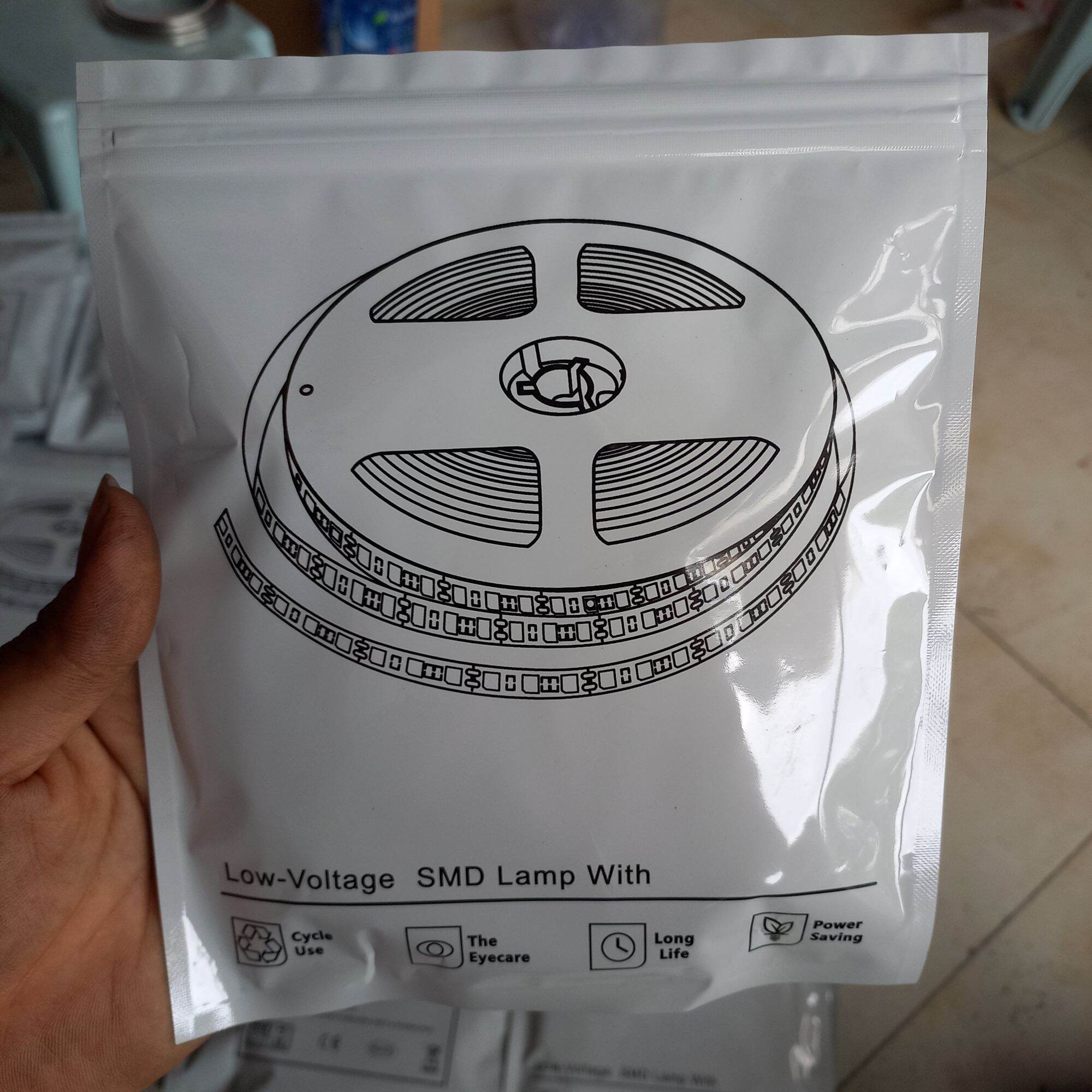 Led dây 12v SMD 2835 120 Led/m 5m, Led dán siêu sáng giá rẻ loại tốt trang trí tủ bếp, kệ trưng bày
