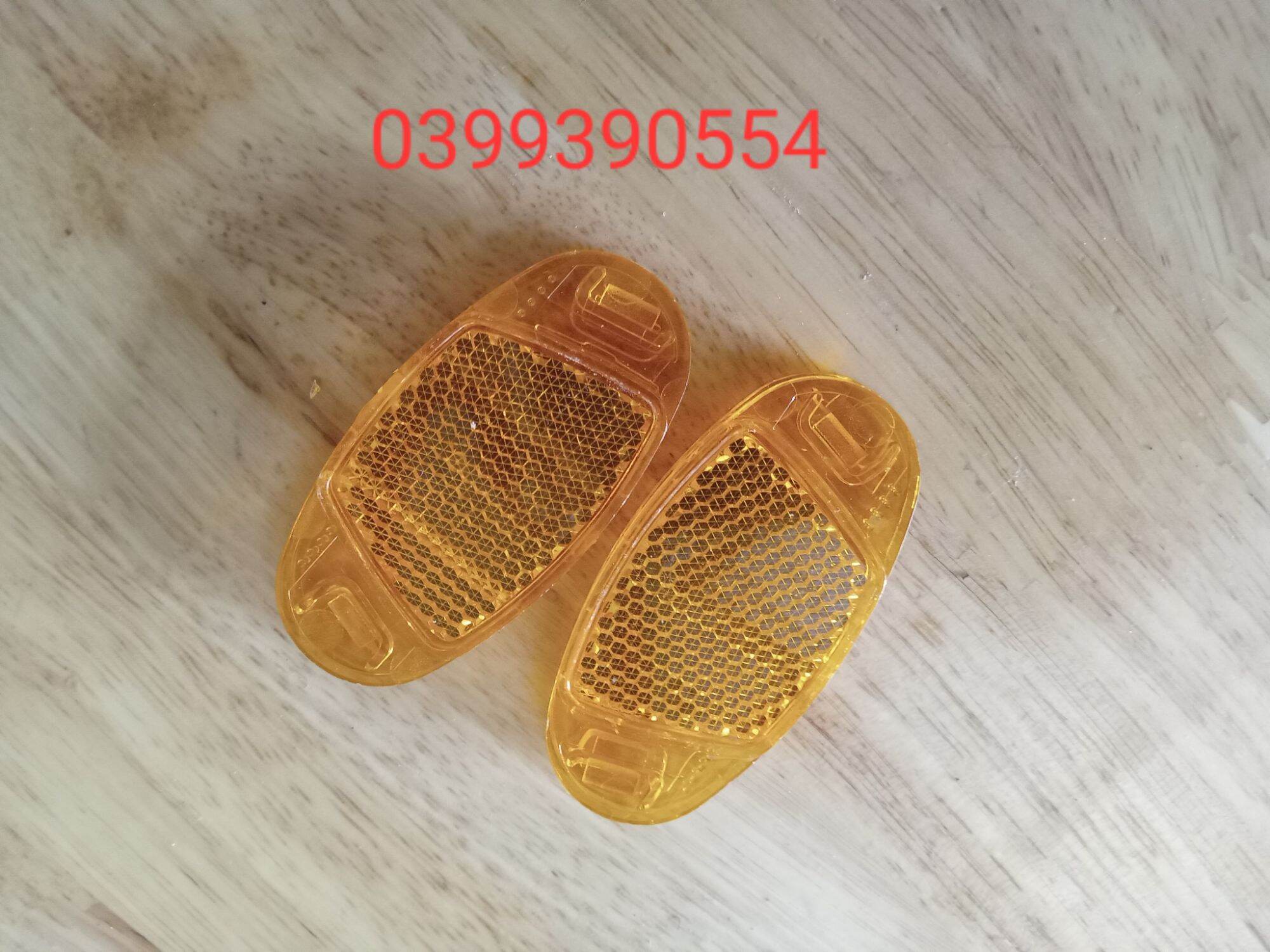 2 cái mắt mèo phản quang bánh xe đạp mới