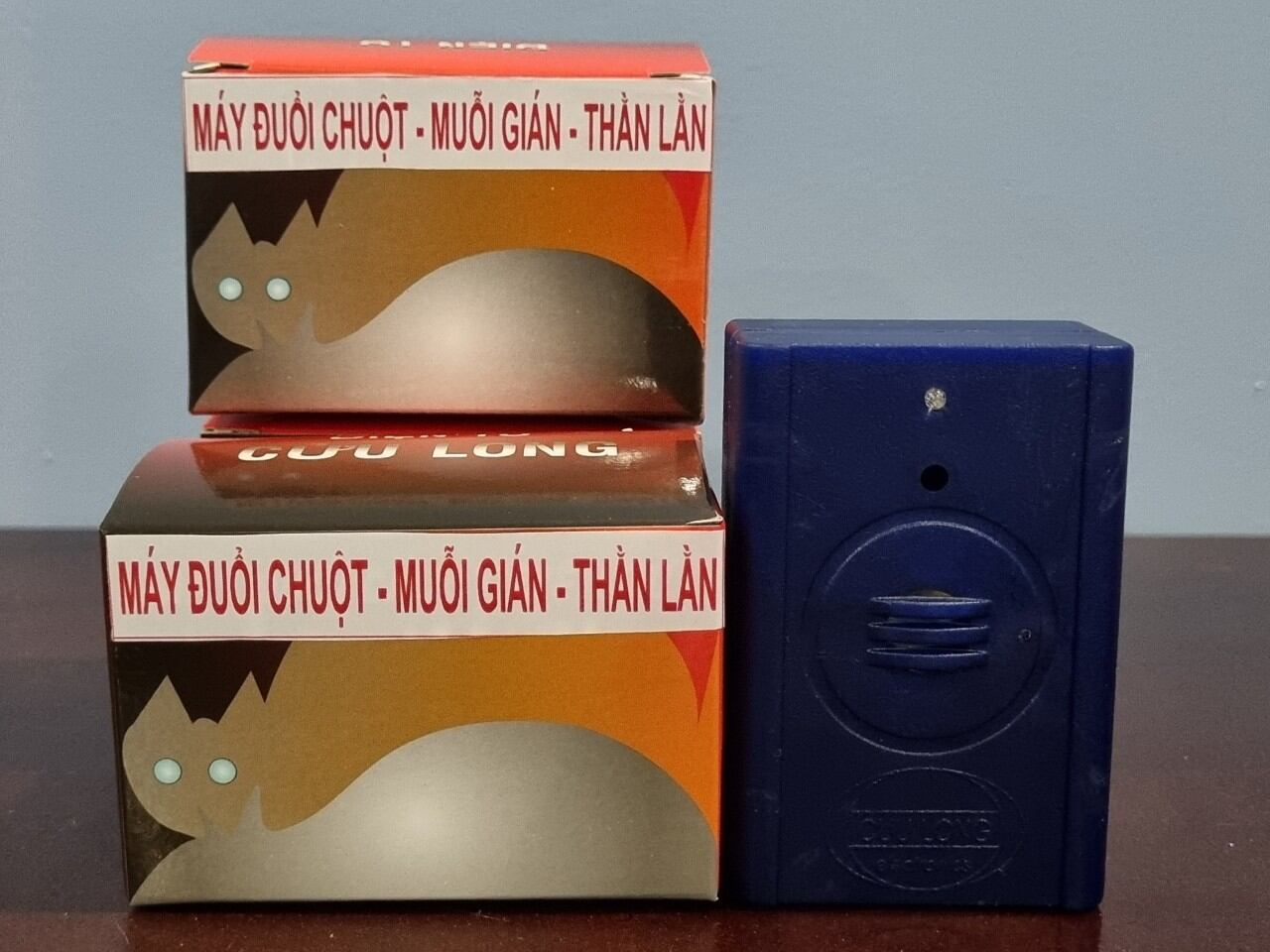 Máy đuổi thạch sùng nhện chuột muỗi gián thằn lằn cao cấp thông minh chất lượng cao Cửu Long - Thiết bị đuổi thạch sùng nhện chuột đuổi muỗi gián thằn lằn hiệu quả cao sử dụng sóng siêu thanh nên an toàn cho người tiêu dùng và vật nuôi trong nhà