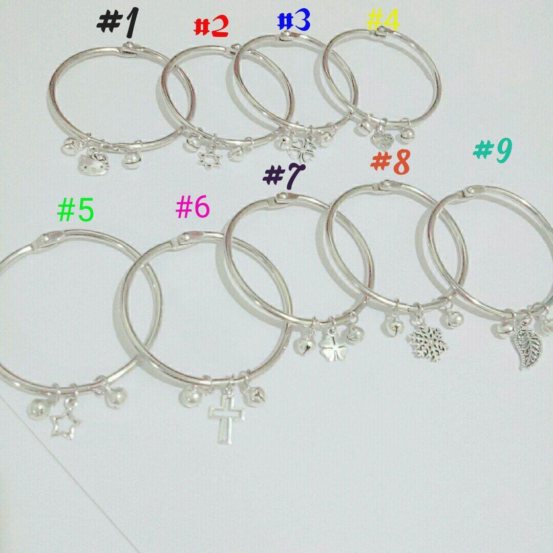 Kiềng tay màu bạc cao cấp mix nhiều mẫu charm khác nhau lựa chọn mẫu ảnh thật tự chụp